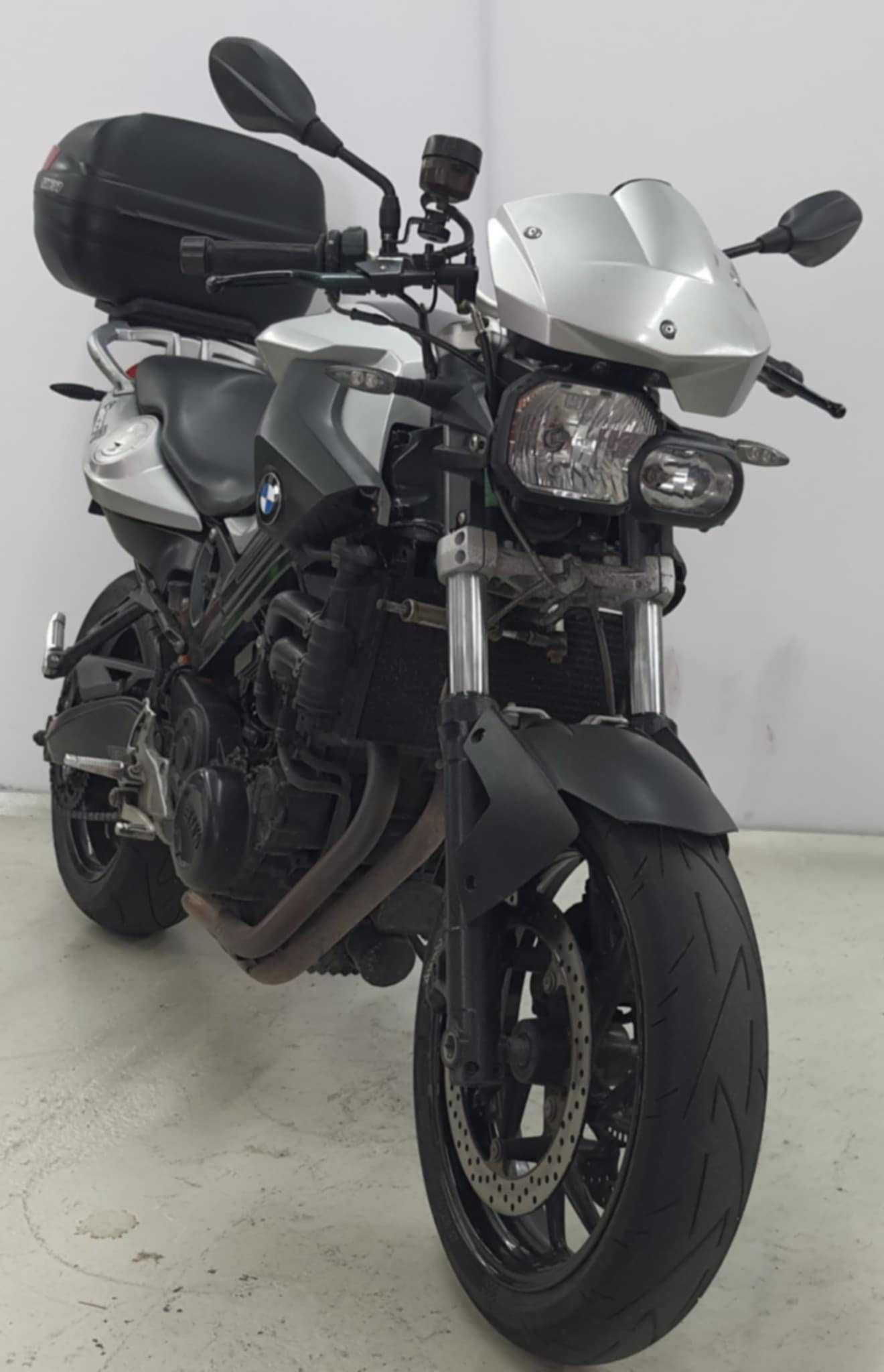 BMW F 800 R 2009 HD vue 3/4 droite