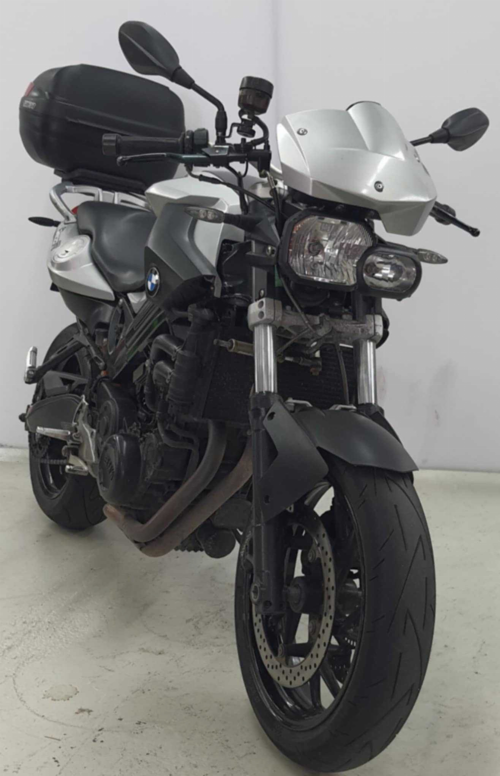 BMW F 800 R 2009 vue 3/4 droite