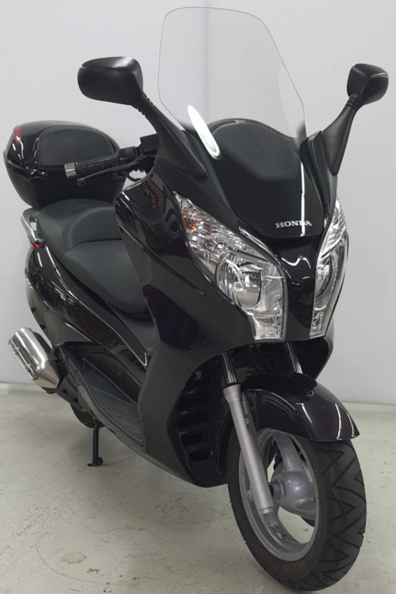 Honda FES 125 S-Wing ABS 2008 HD vue 3/4 droite