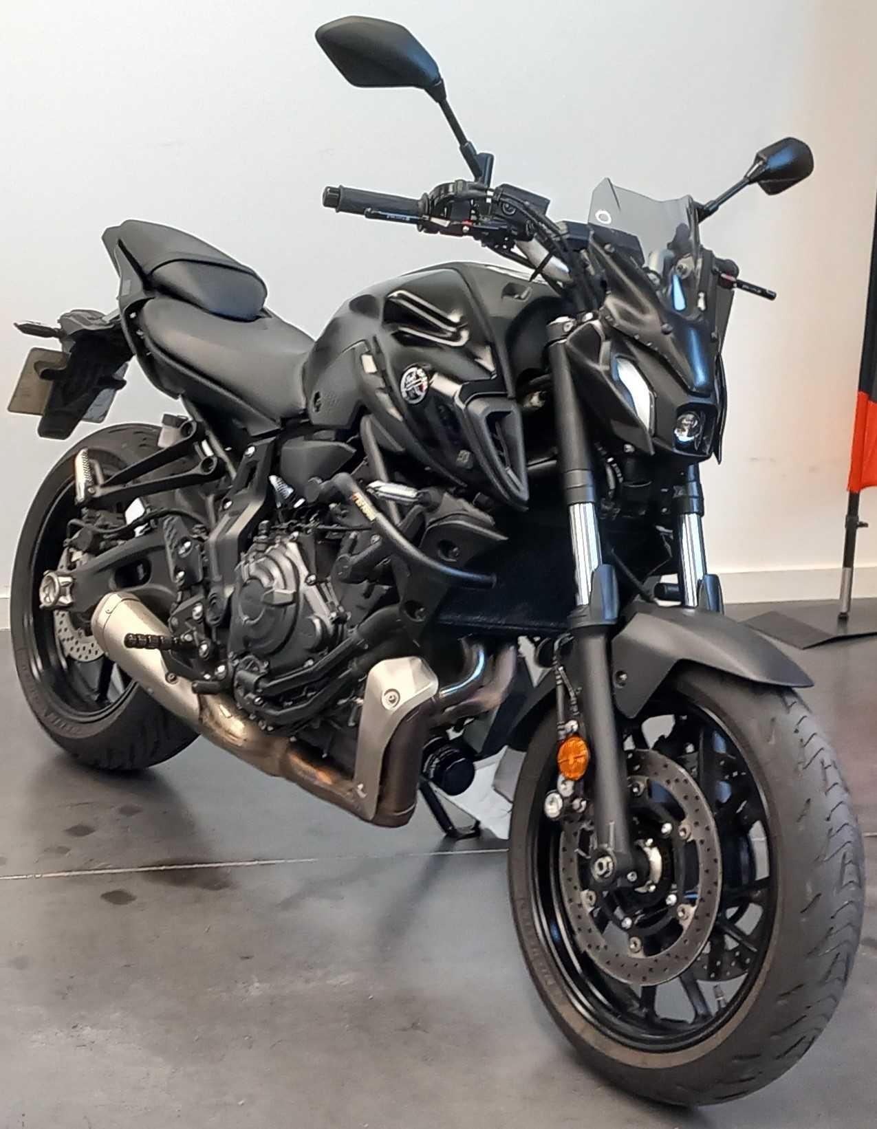 Yamaha MT-07 ABS 2021 HD vue 3/4 droite