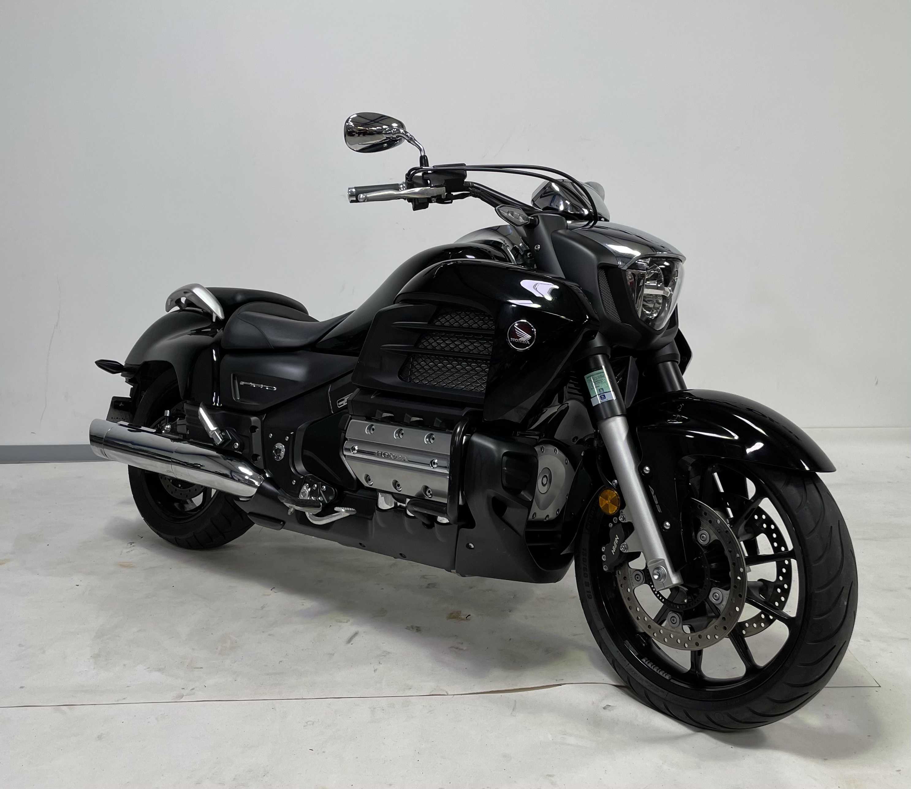 Honda GL 1800 Valkyrie F6C 2015 HD vue 3/4 droite