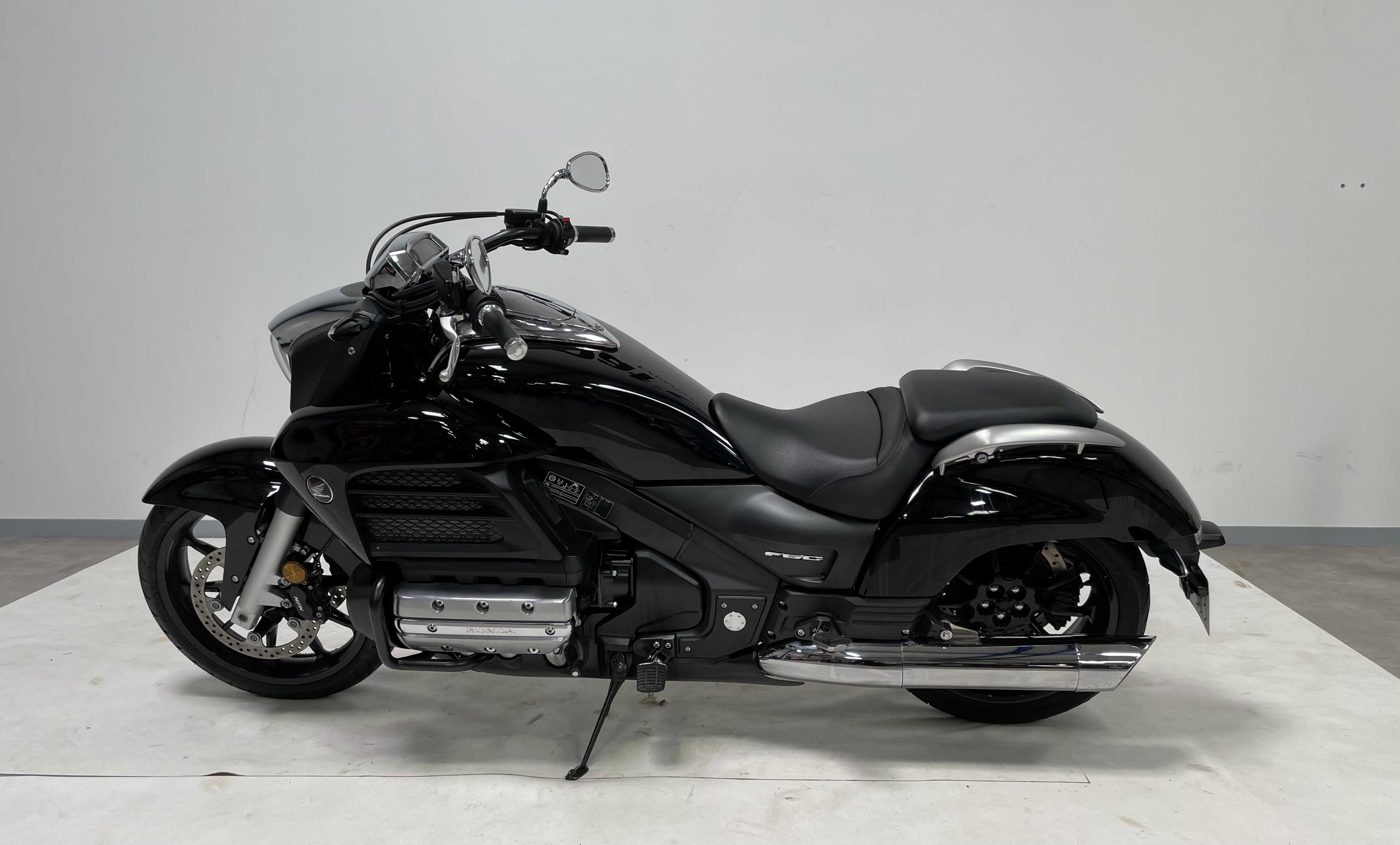 Honda GL 1800 Valkyrie F6C 2015 HD vue gauche