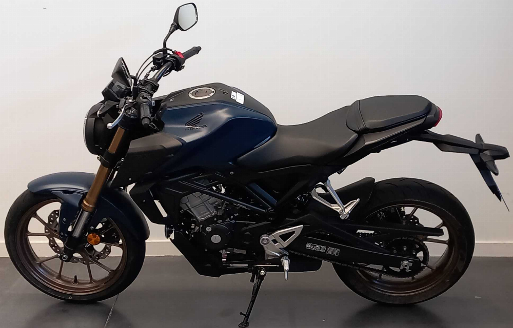 Honda CB 125 R 2023 vue gauche