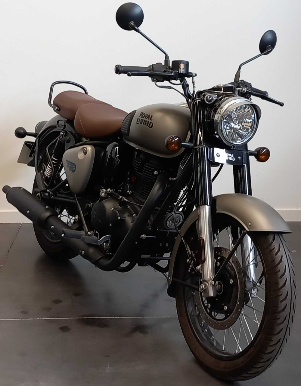 Royal Enfield METEOR 350 2022 vue 3/4 droite