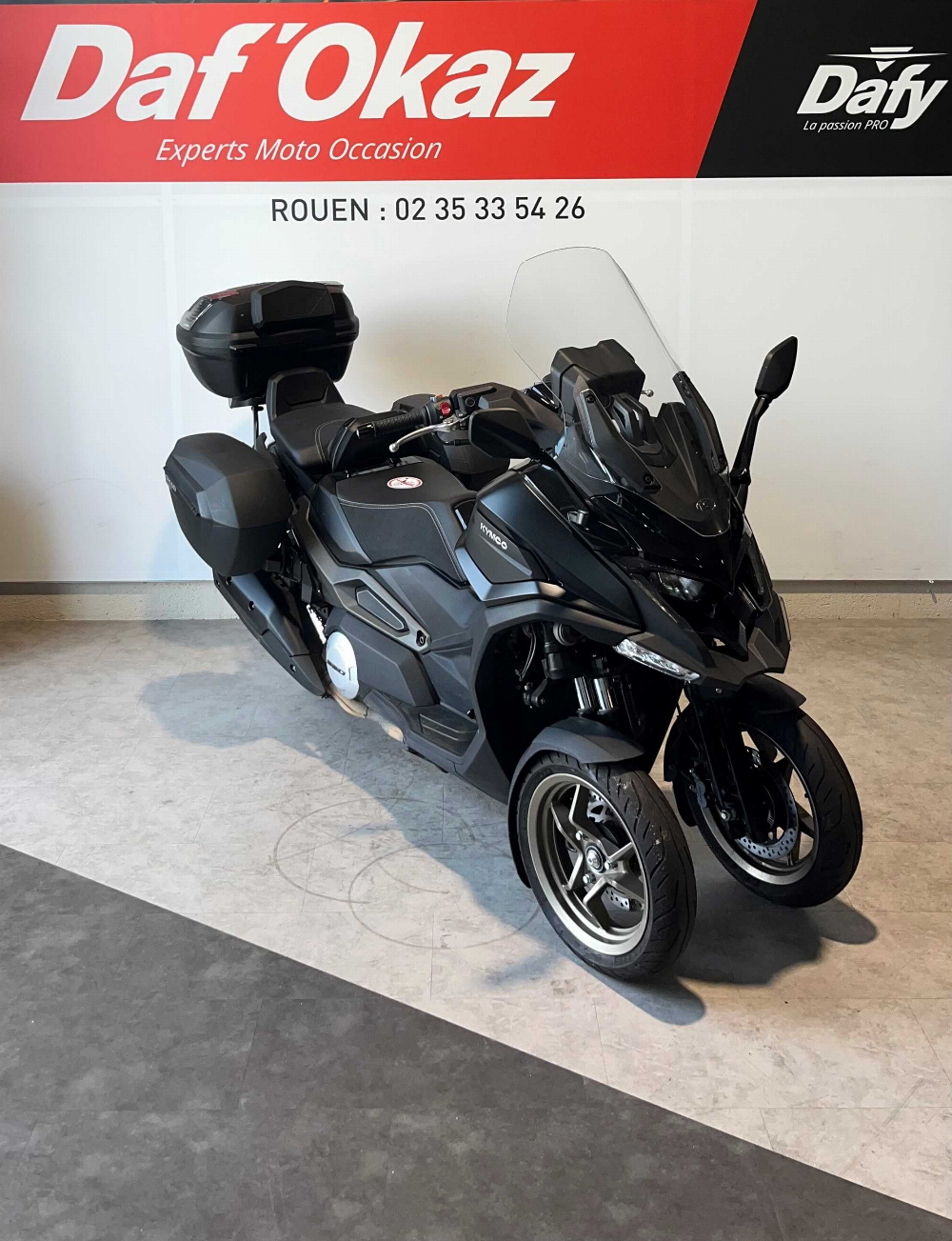 Kymco MP3 550 2022 vue 3/4 droite