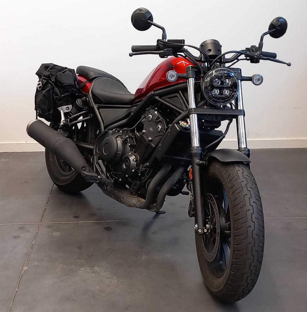 Honda CMX 500 Rebel 2024 vue 3/4 droite