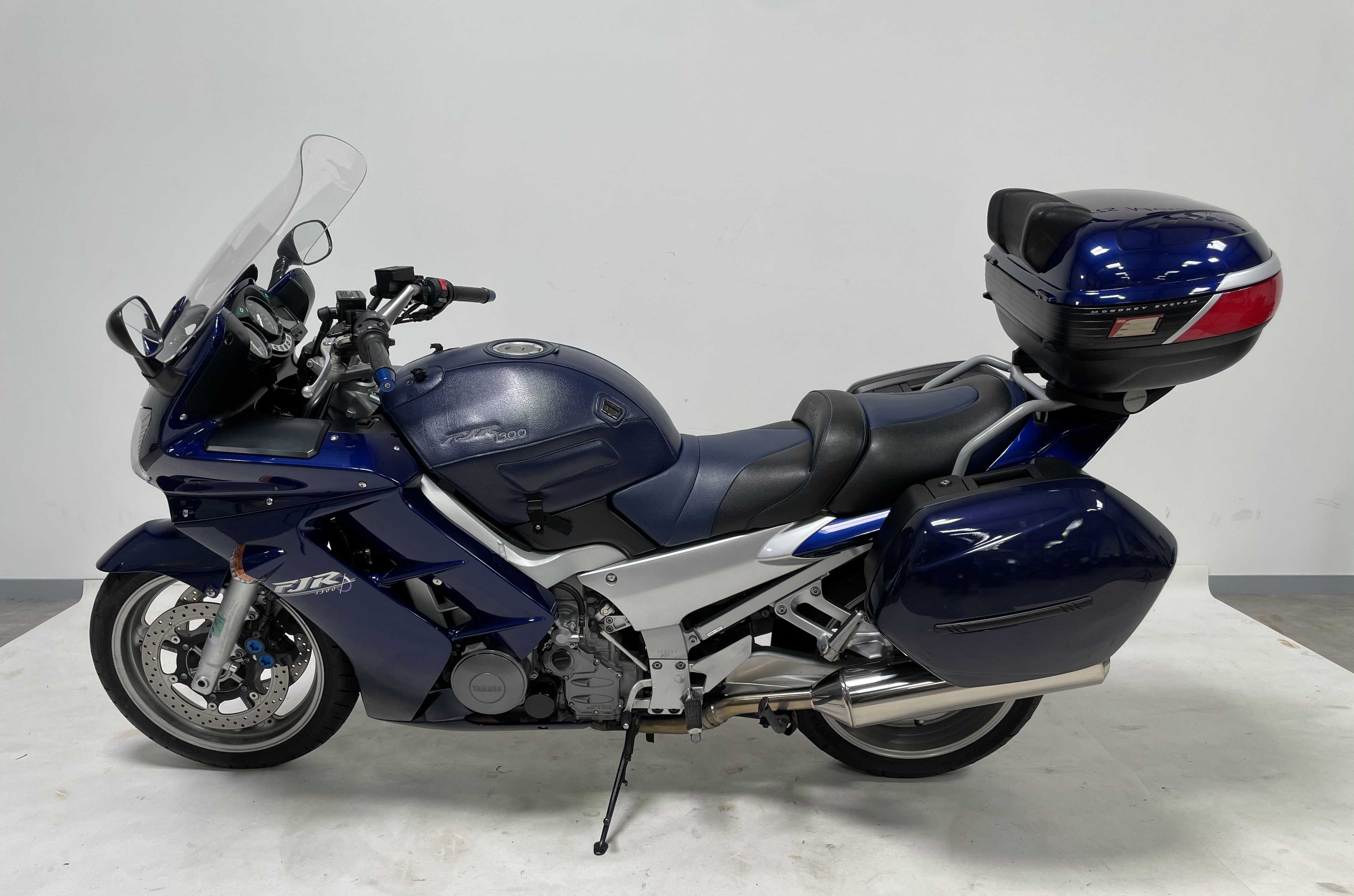 Yamaha FJR 1300 2004 HD vue gauche