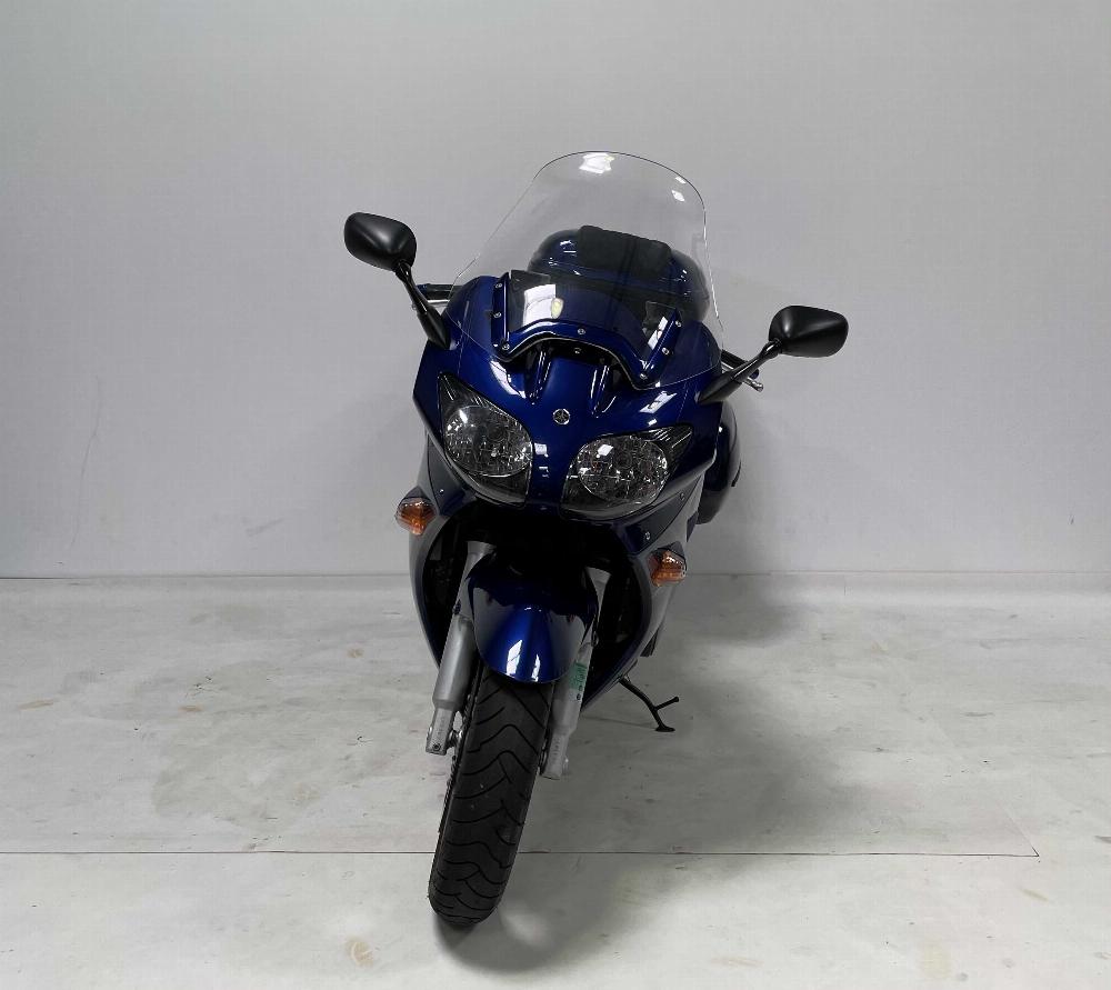 Yamaha FJR 1300 2004 vue avant