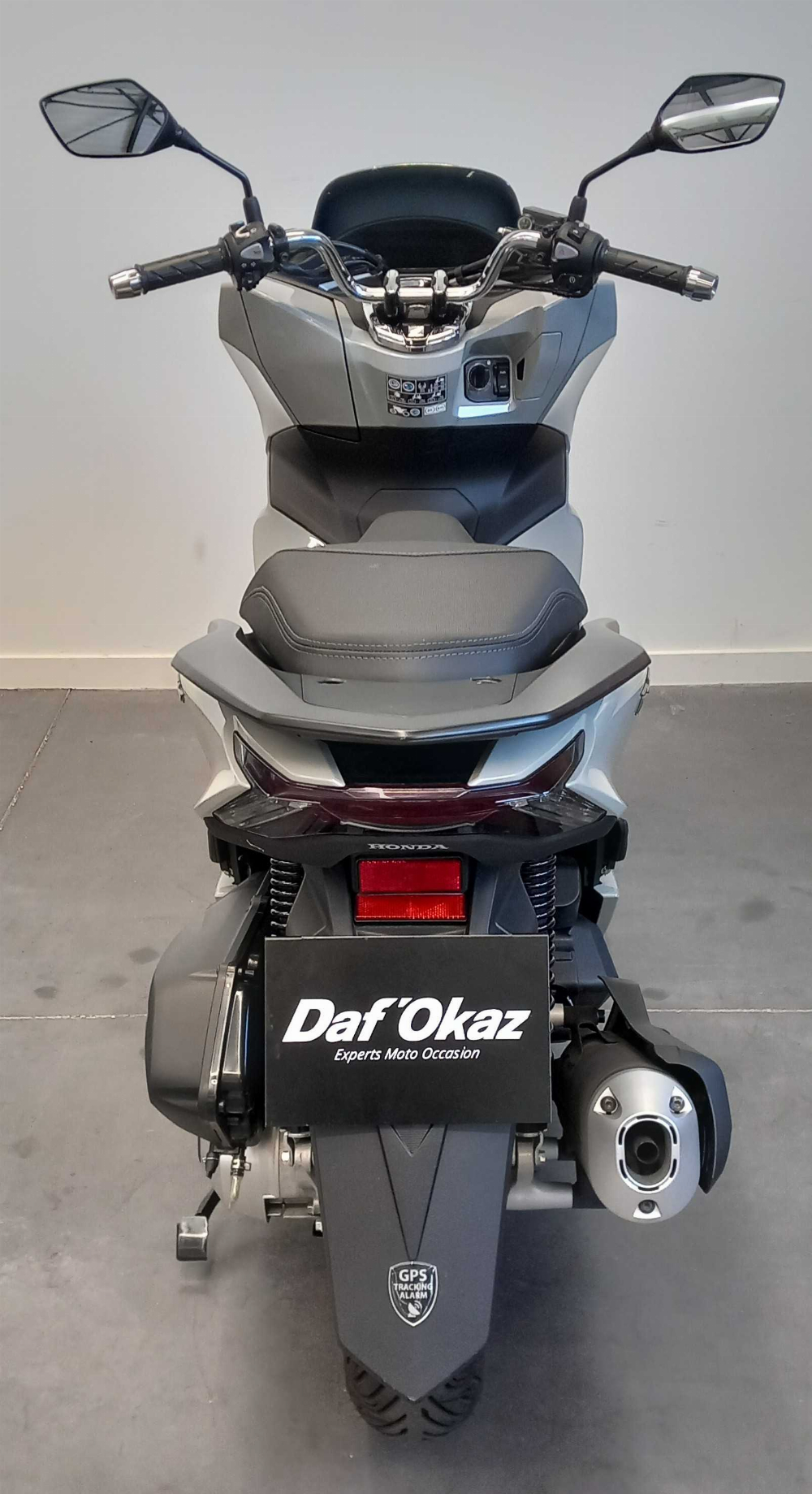 Honda PCX 125 2024 vue arrière