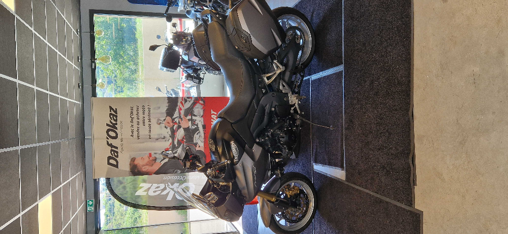 Triumph 1050 Tiger SE 2010 vue gauche