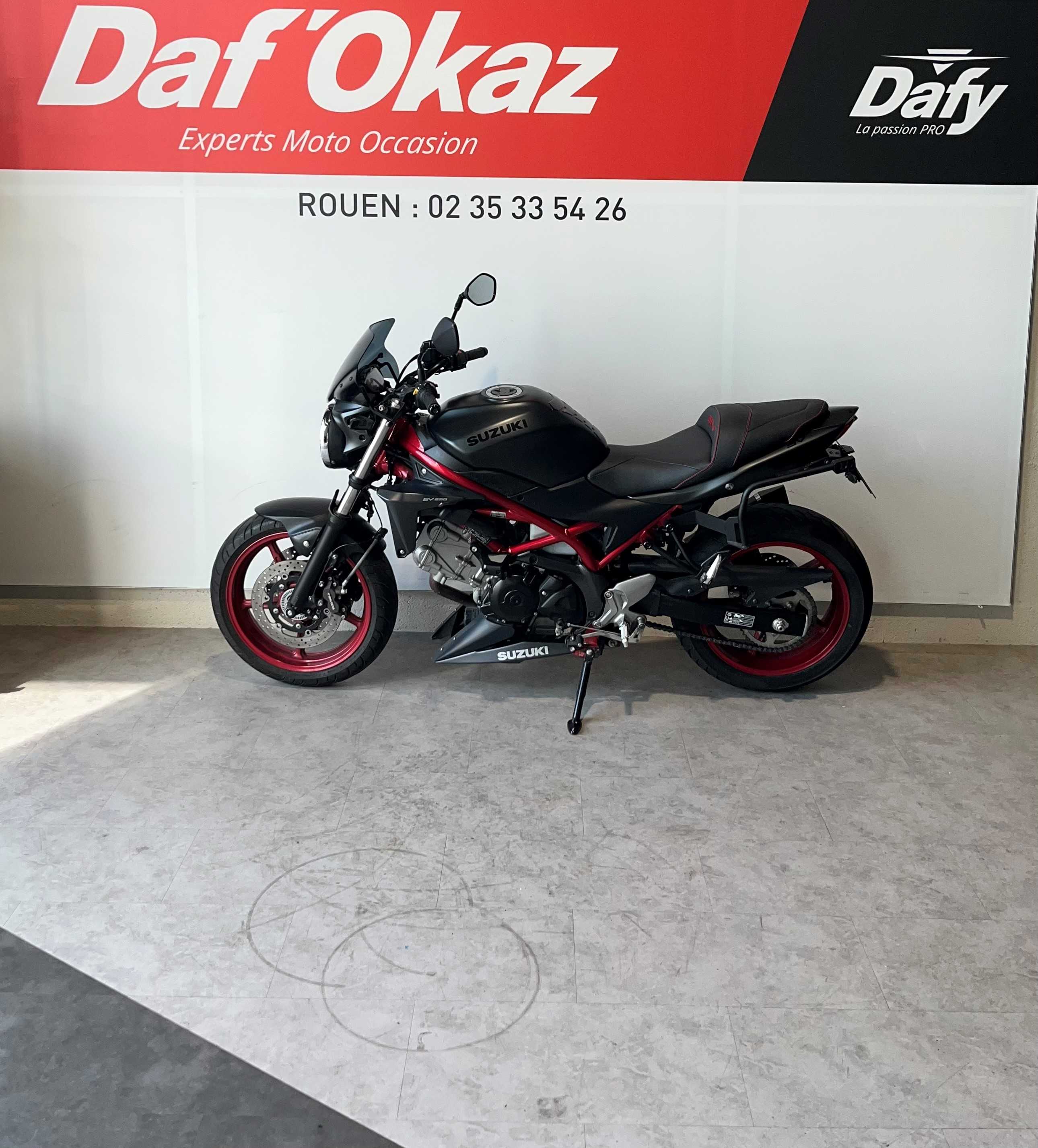 Suzuki SV 650 2020 HD vue gauche