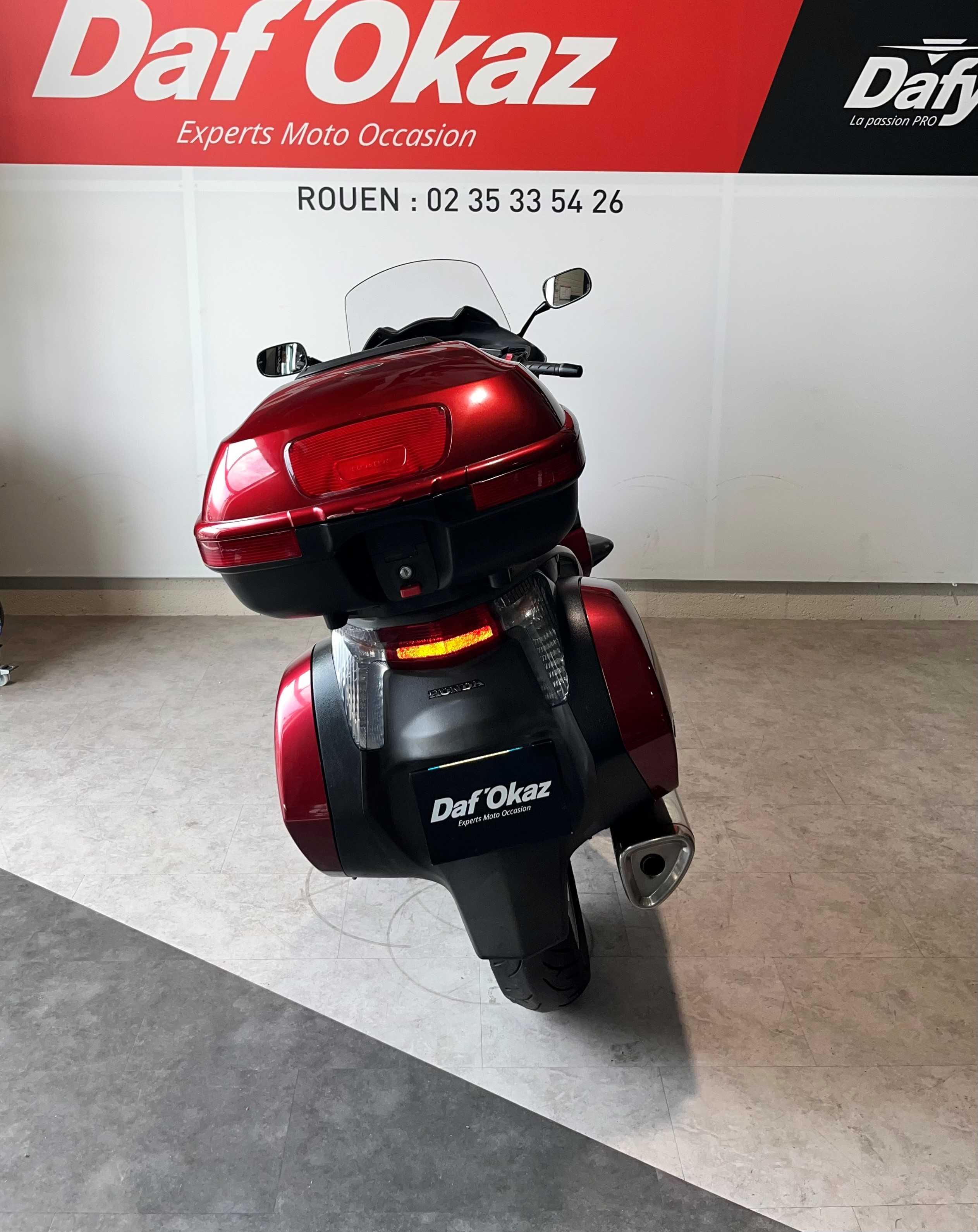 Honda NT 700 V Deauville ABS 2011 HD vue arrière