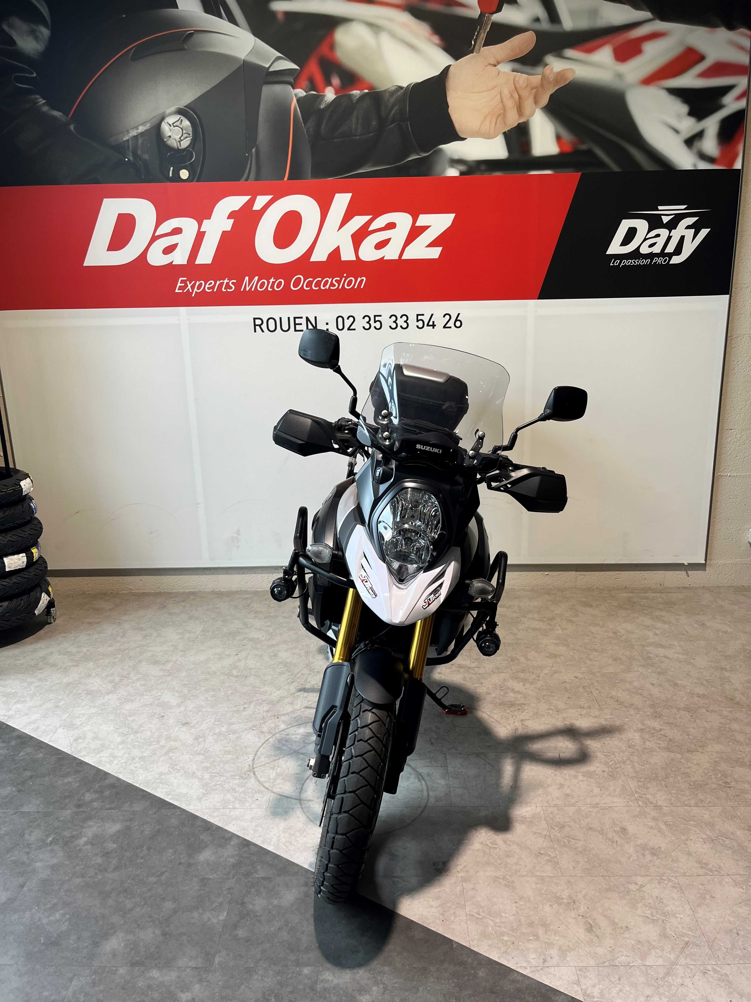 Suzuki DL 1000 V-Strom 2015 HD vue avant