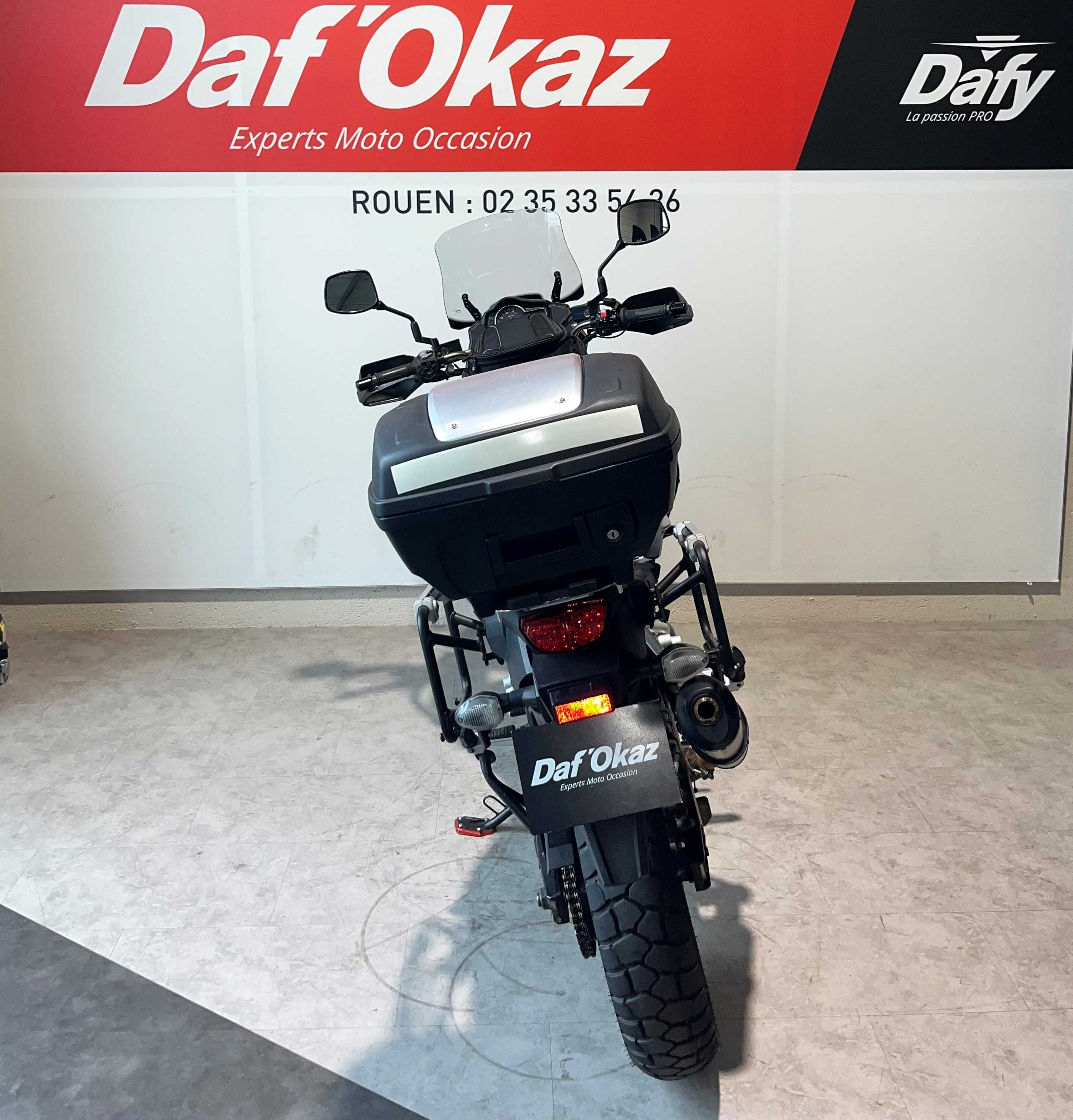 Suzuki DL 1000 V-Strom 2015 HD vue arrière