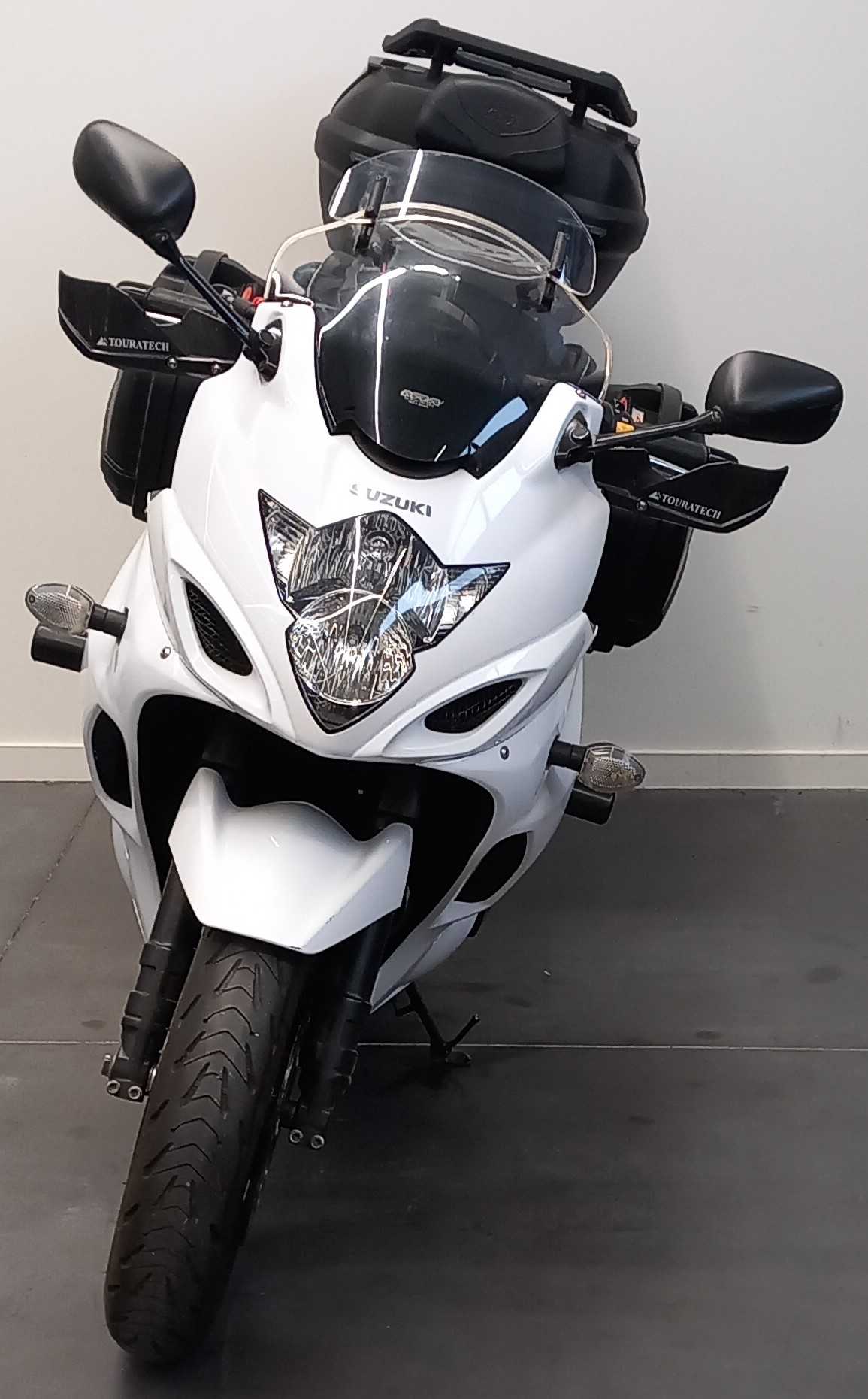 Suzuki GSX 1250 FA 2015 HD vue avant