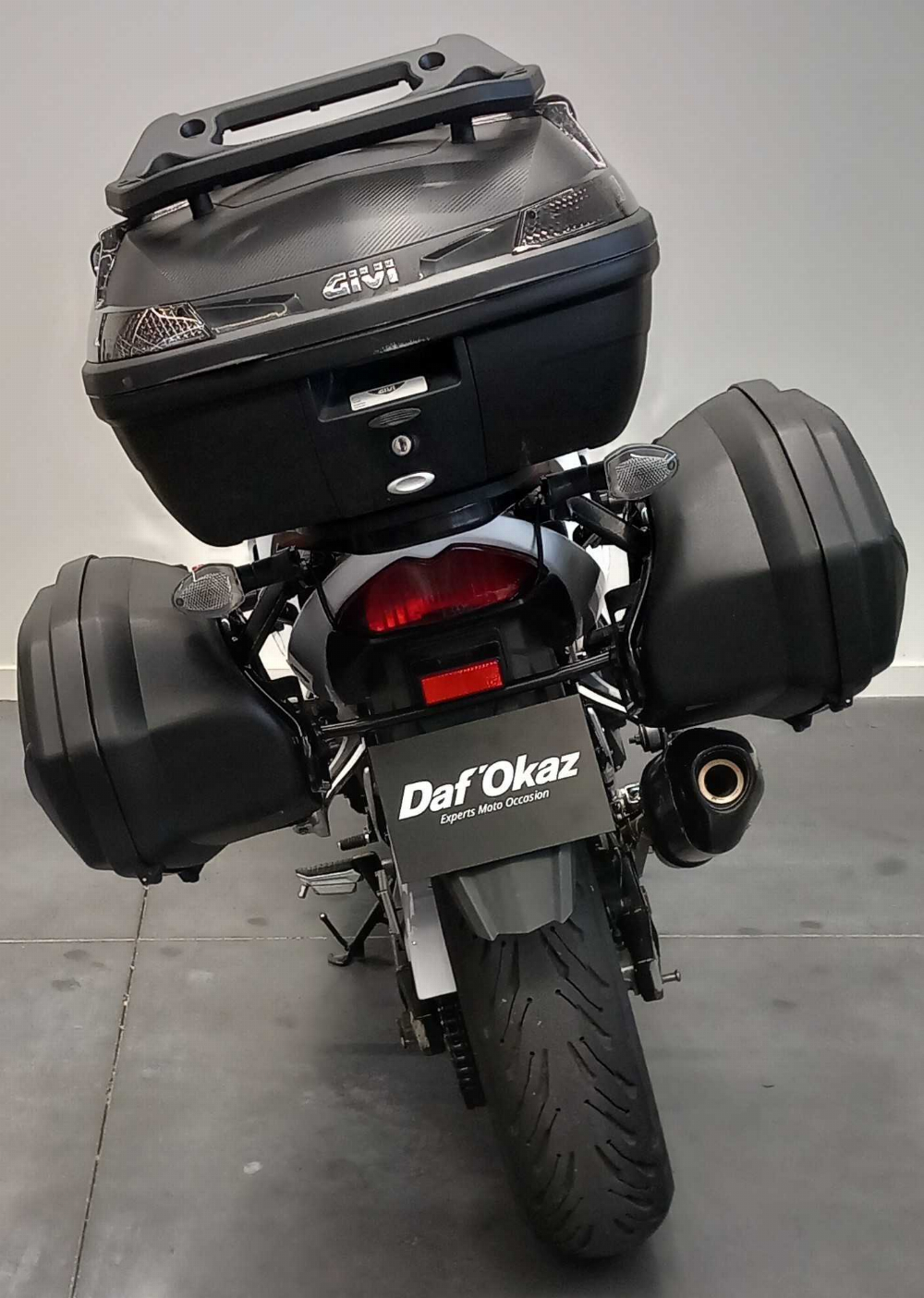 Suzuki GSX 1250 FA 2015 vue arrière