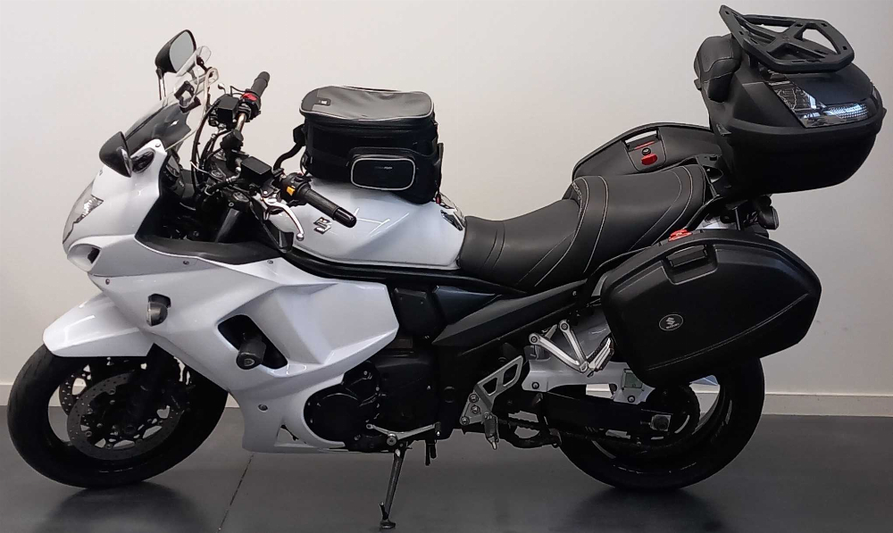 Suzuki GSX 1250 FA 2015 vue gauche
