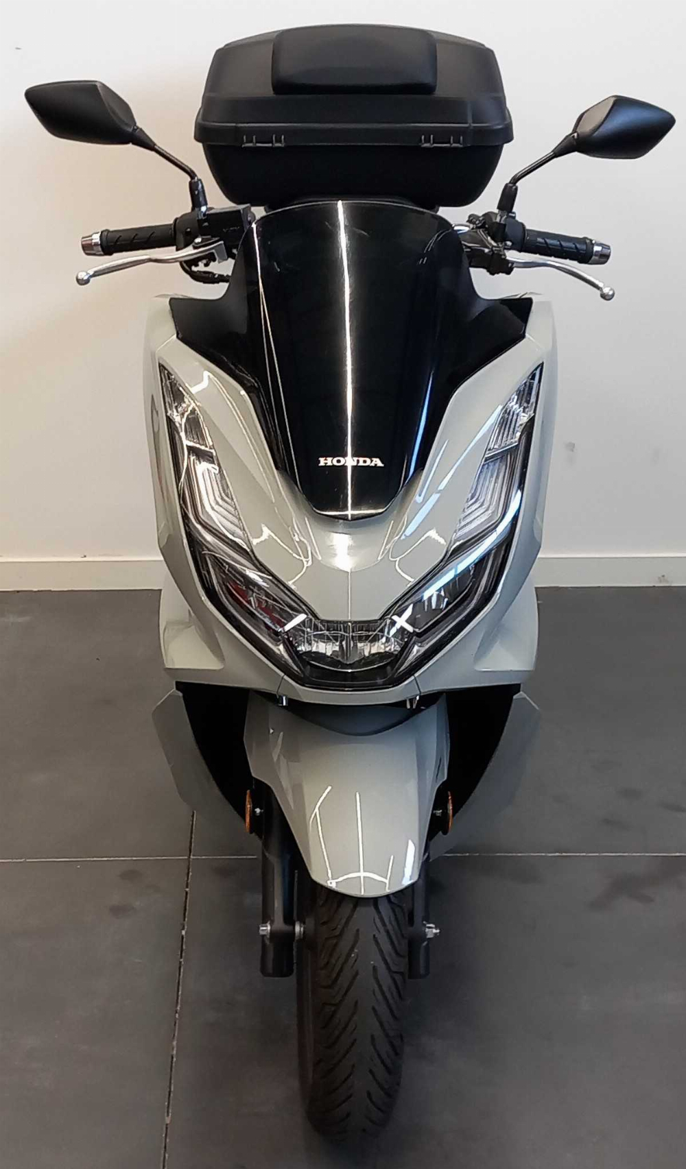 Honda PCX 125 2024 vue avant