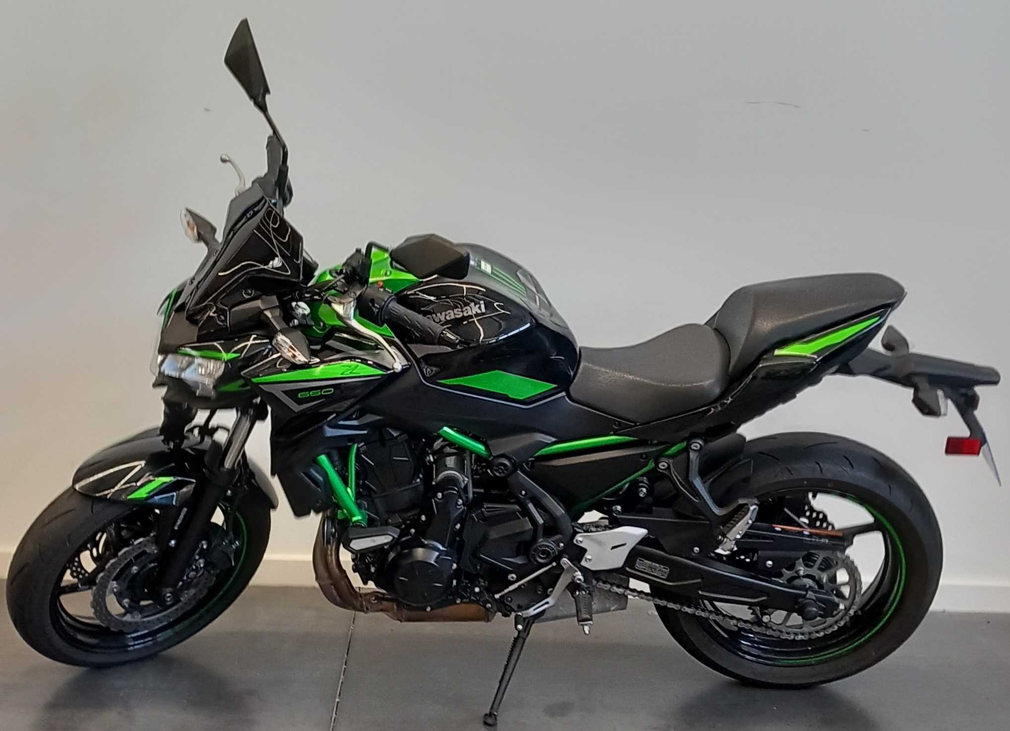 Kawasaki Z 650 2022 HD vue gauche