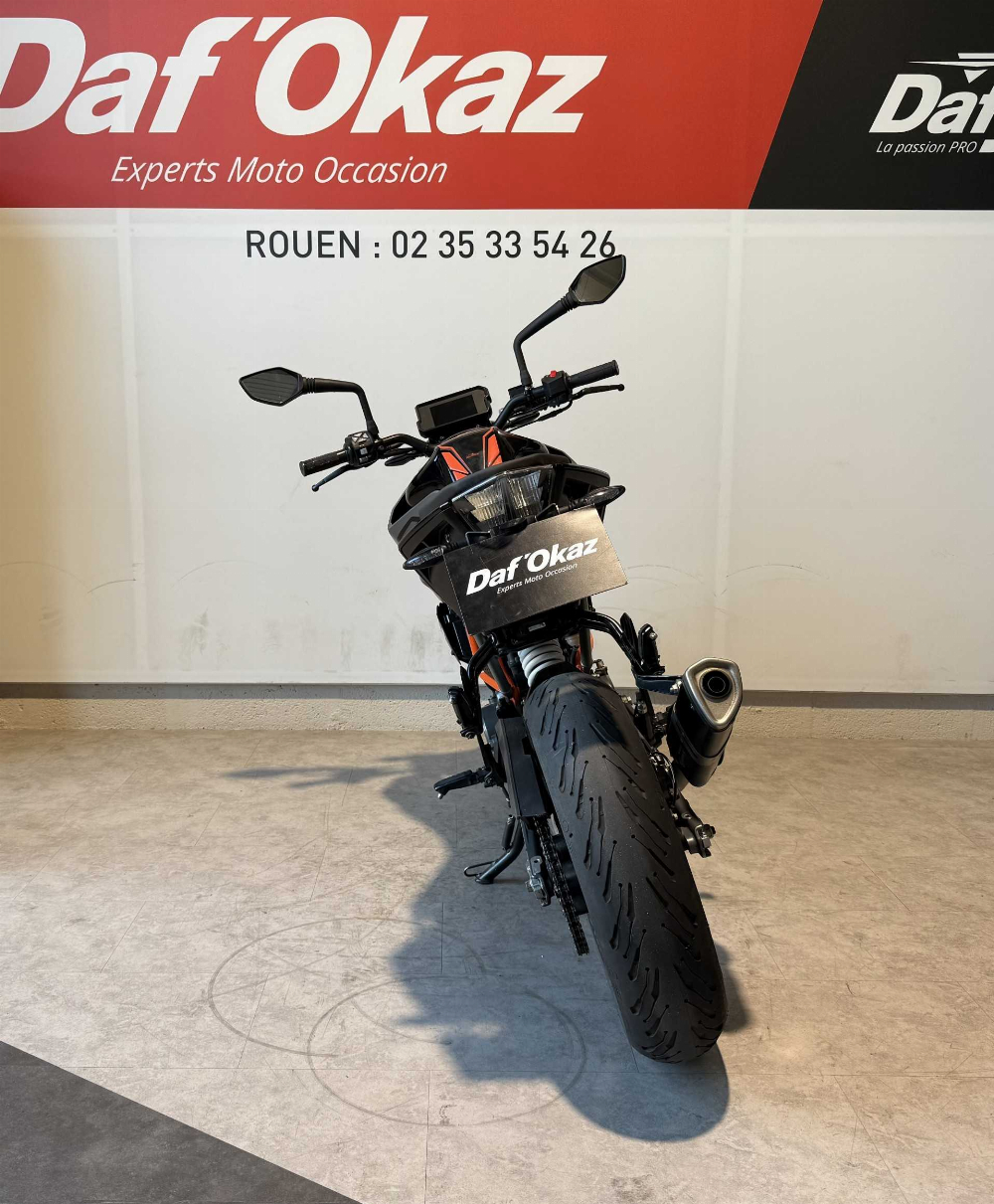 KTM DUKE 125 DUKE 2023 vue arrière