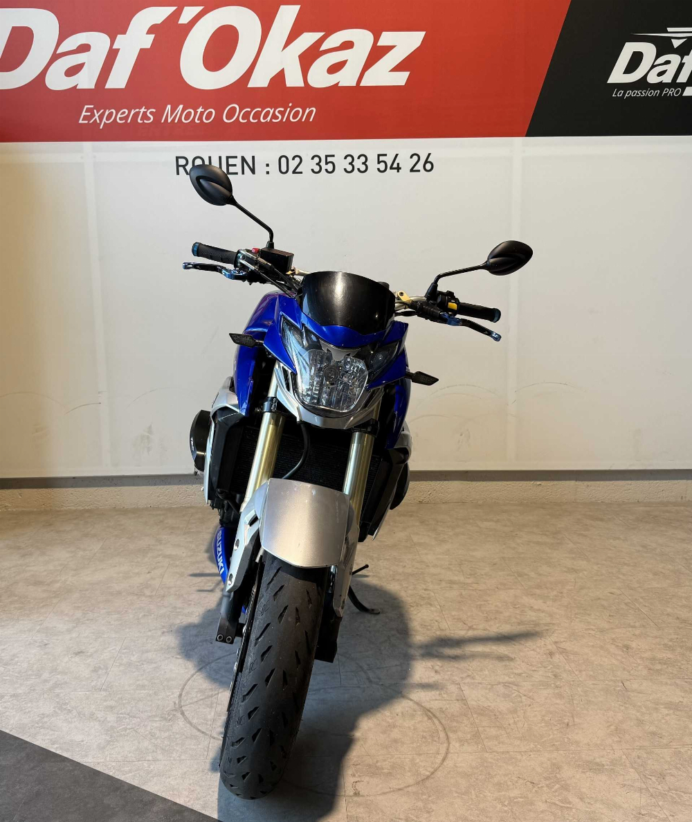 Suzuki GSR 750 2014 vue avant