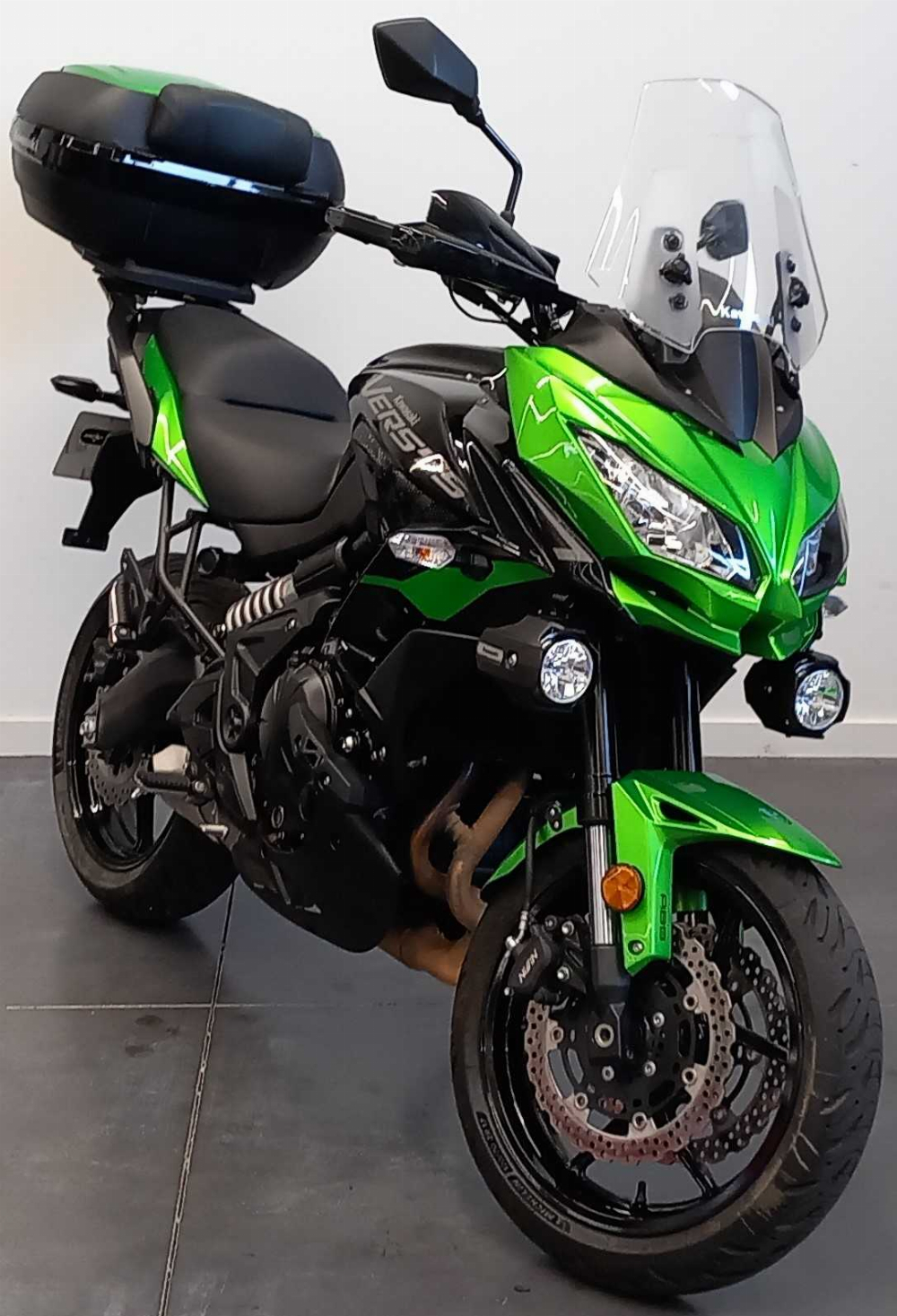 Kawasaki KLE 650 Versys ABS 2021 vue 3/4 droite