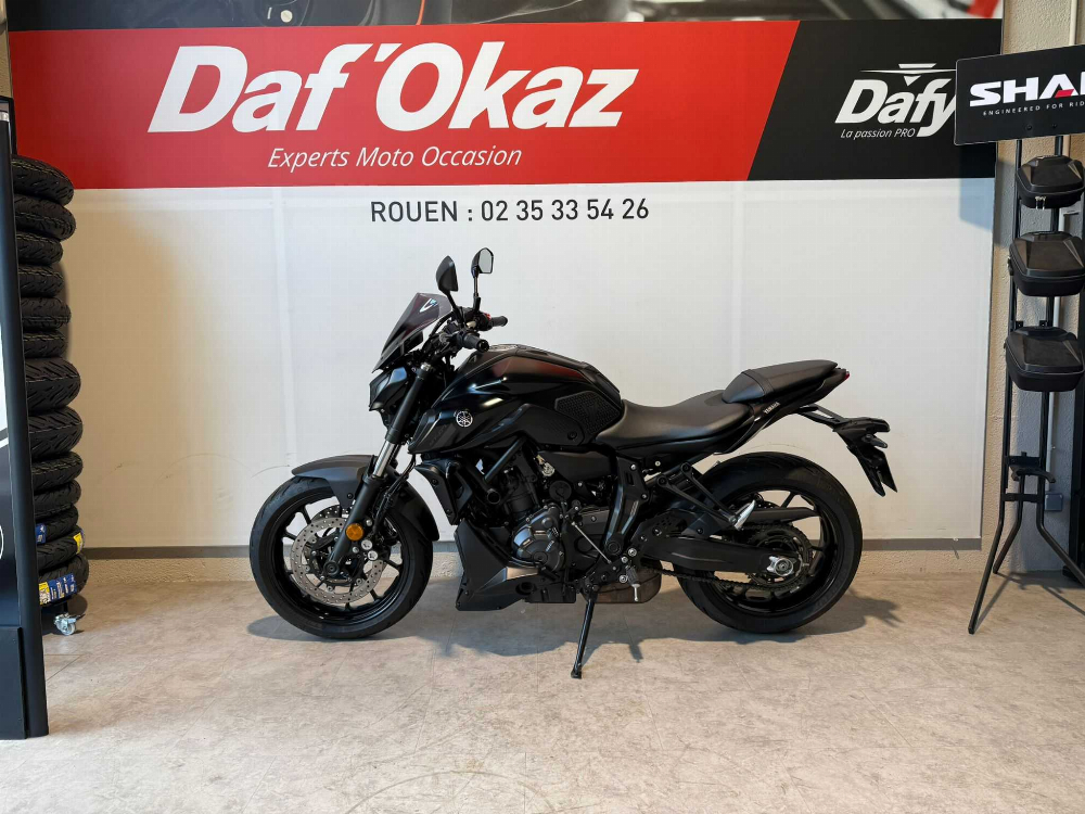 Yamaha MT-07 A2 2023 vue gauche