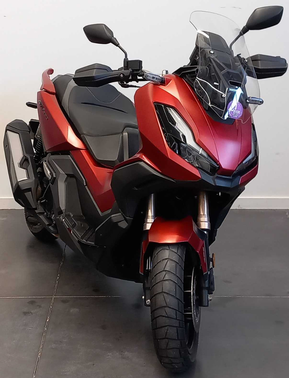 Honda ADV 350 2022 vue 3/4 droite