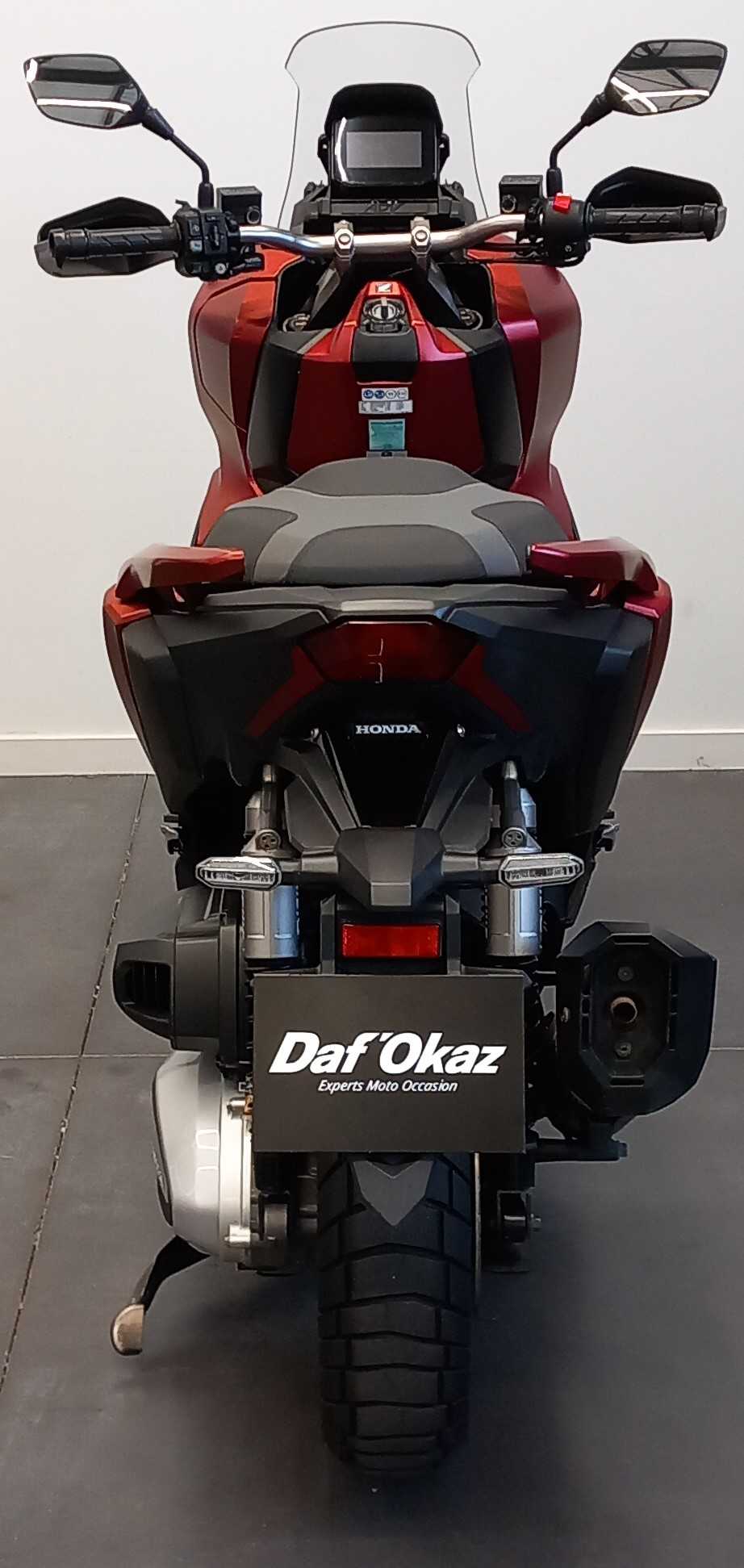 Honda ADV 350 2022 vue arrière