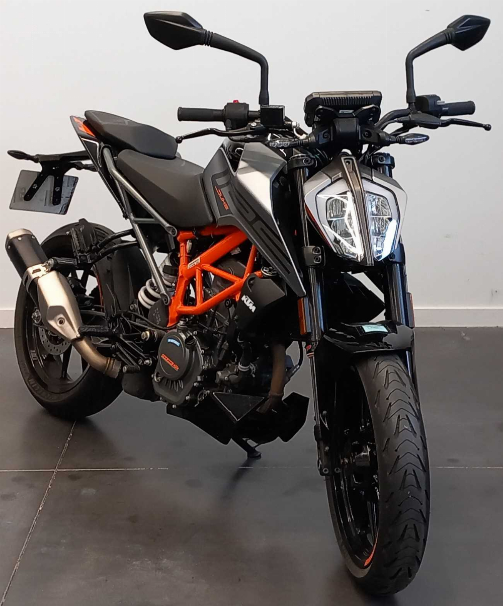 KTM 125 Duke 2021 vue 3/4 droite