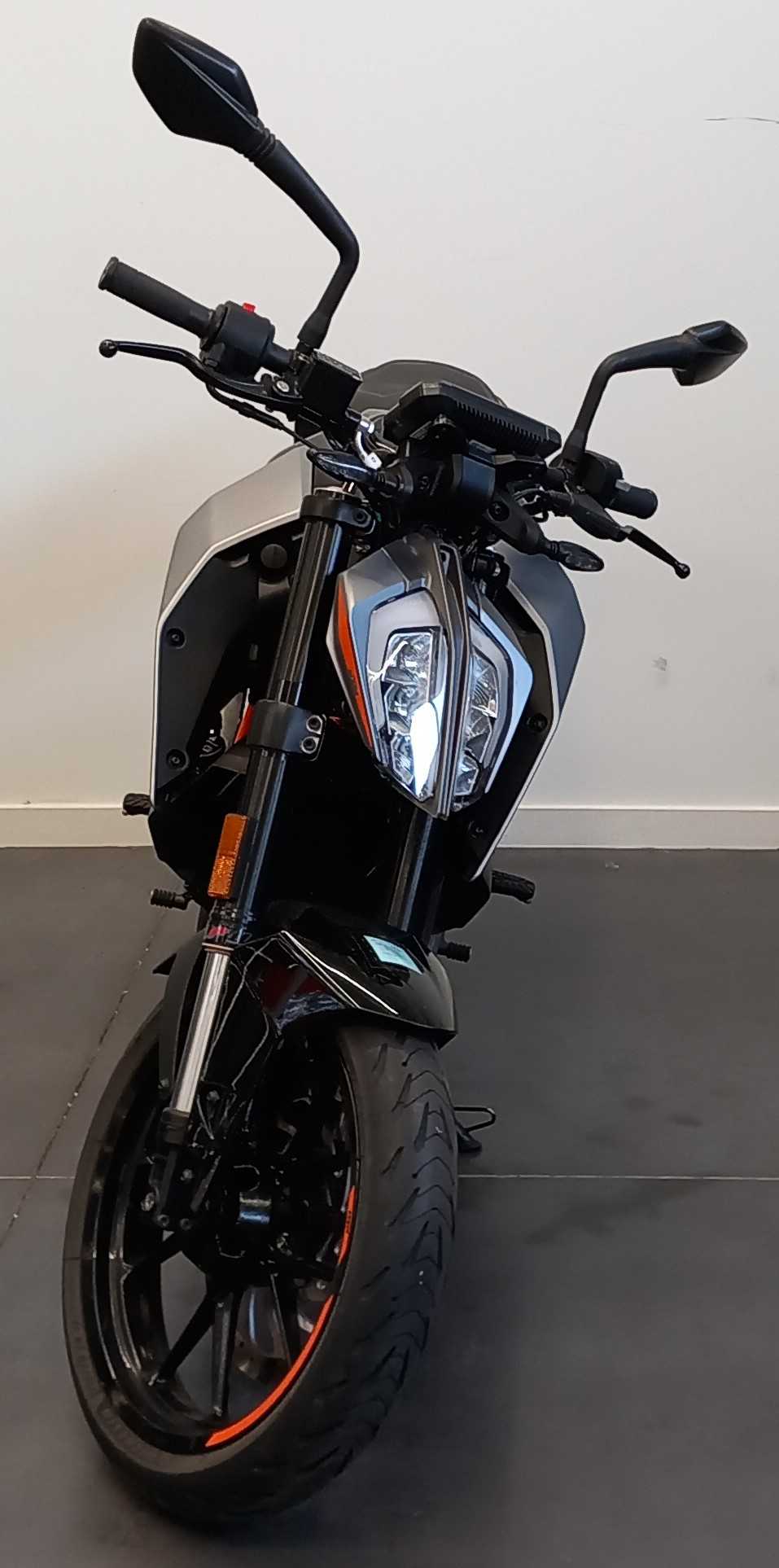 KTM 125 Duke 2021 vue avant