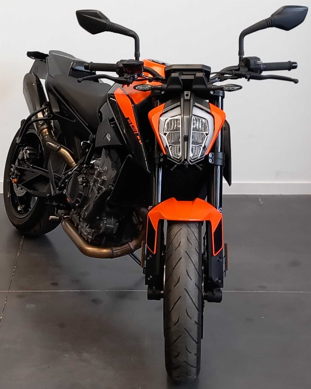 KTM 890 Duke 2021 vue 3/4 droite