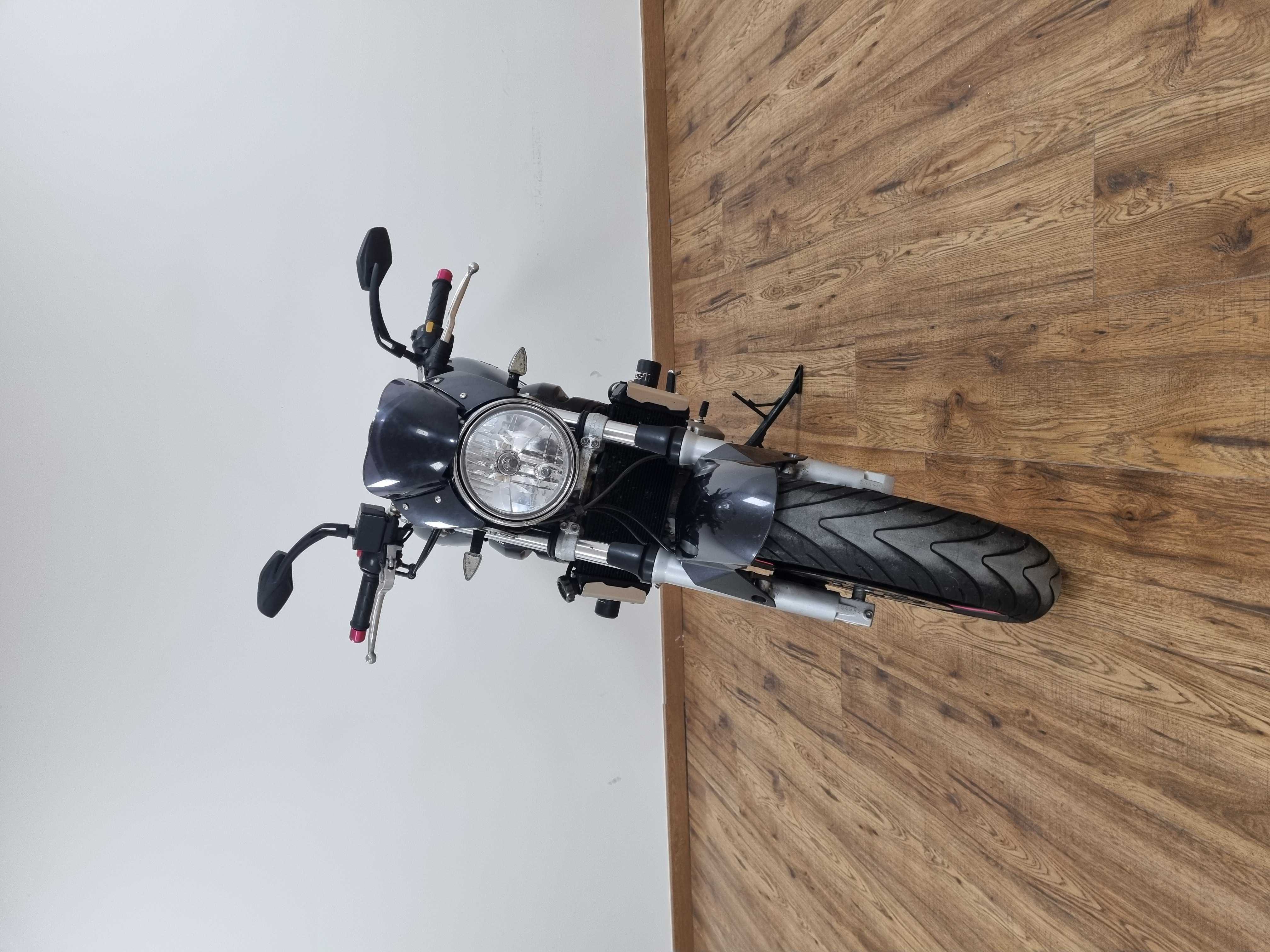 Suzuki SV 650 N 2006 HD vue avant