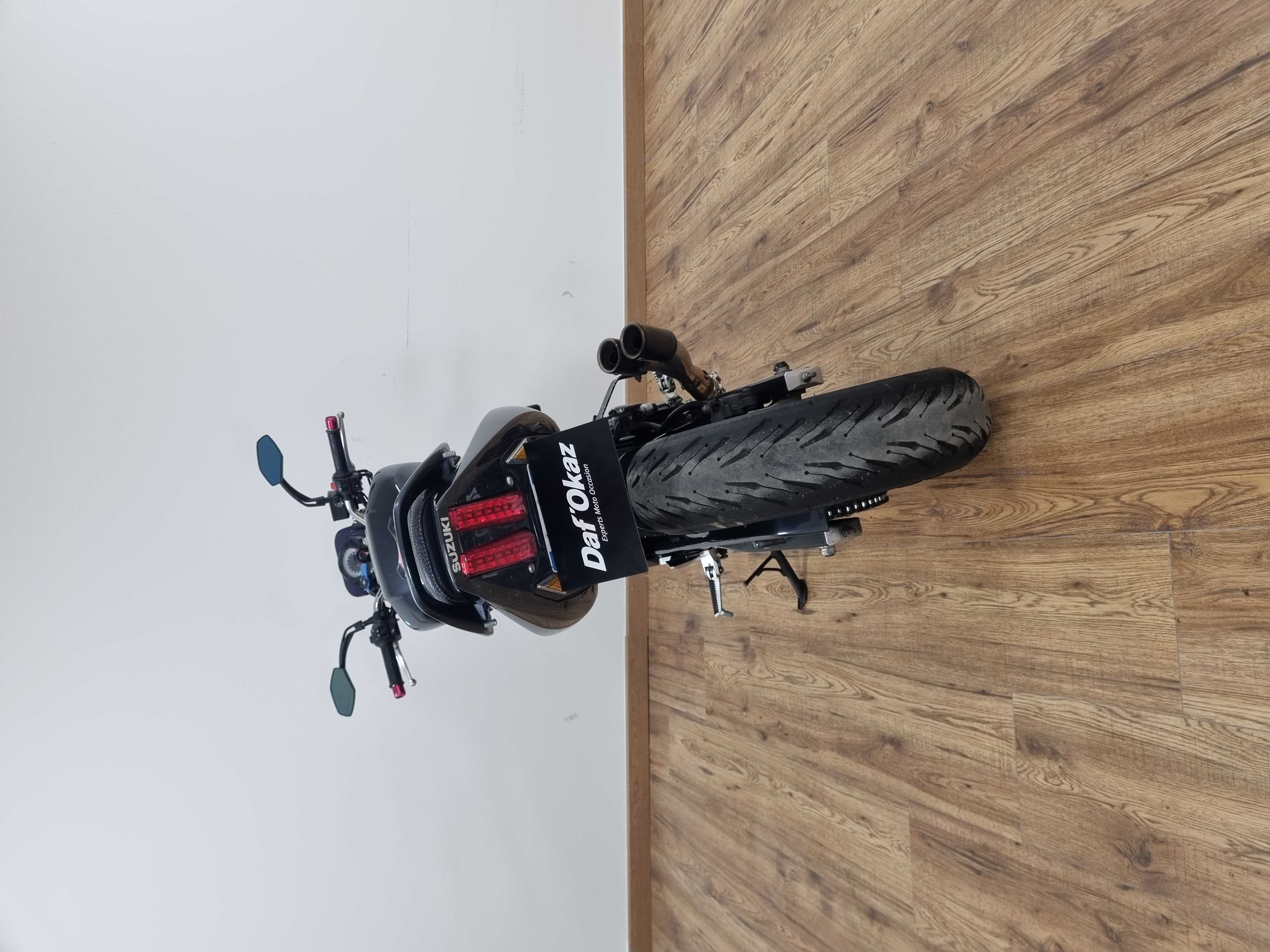 Suzuki SV 650 N 2006 HD vue arrière