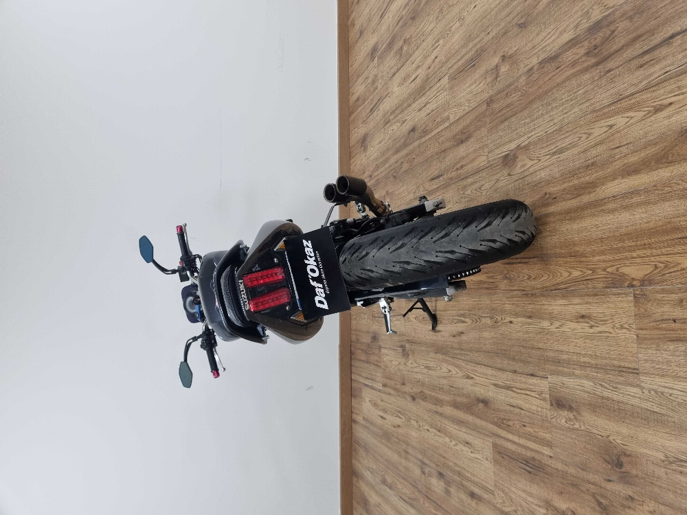 Suzuki SV 650 N 2006 vue arrière