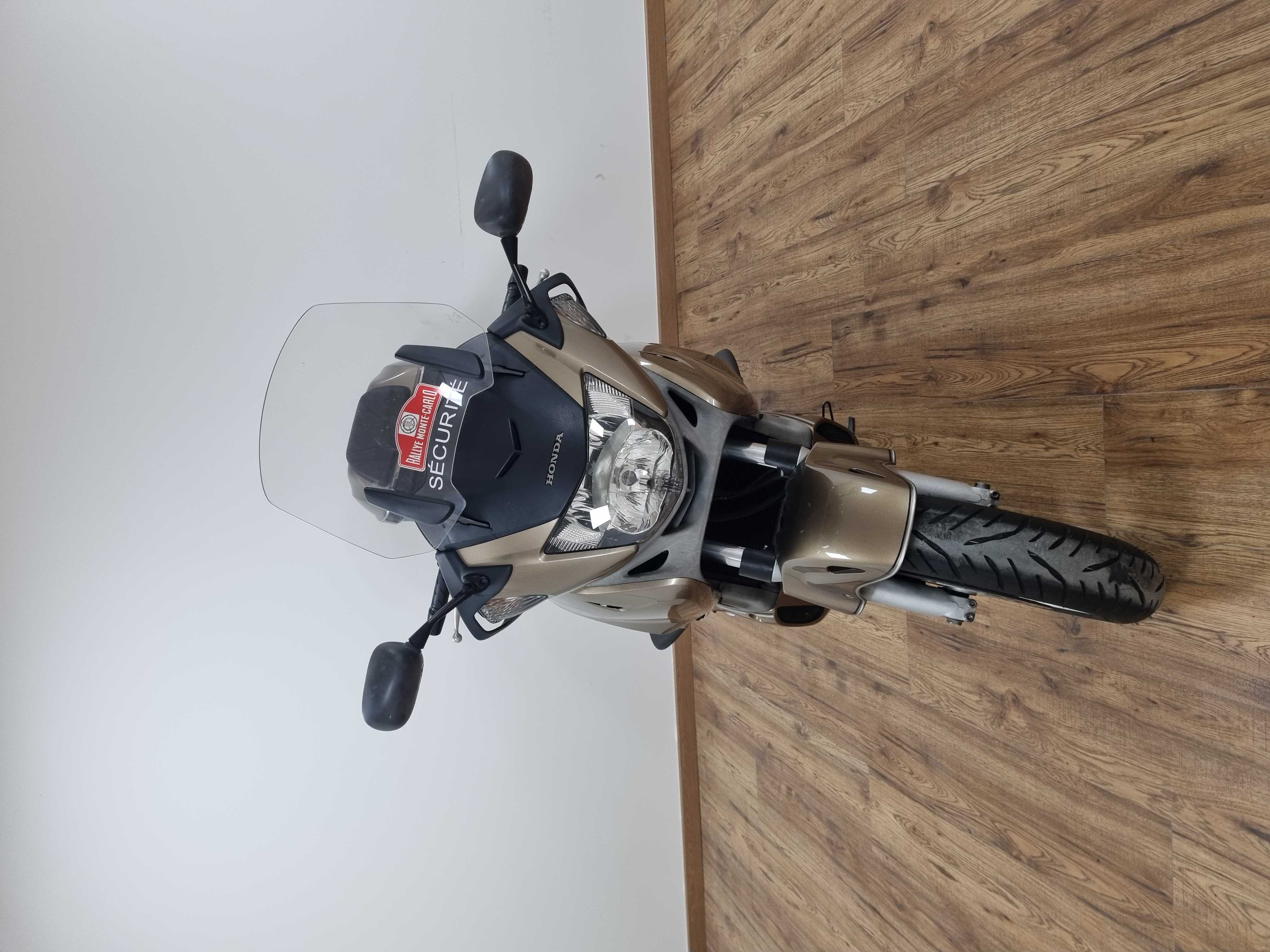 Honda NT 700 V Deauville ABS 2006 HD vue avant
