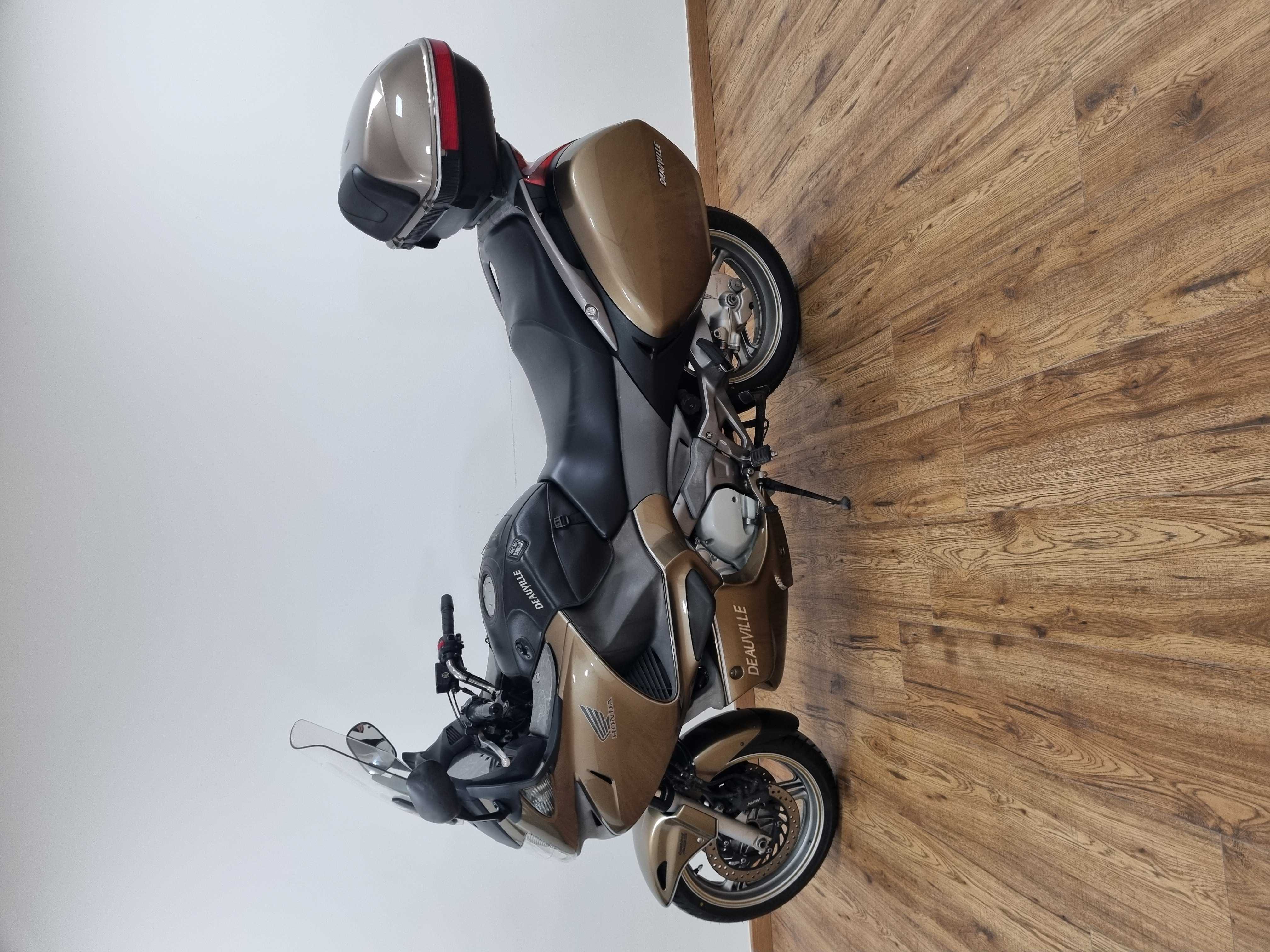 Honda NT 700 V Deauville ABS 2006 HD vue gauche