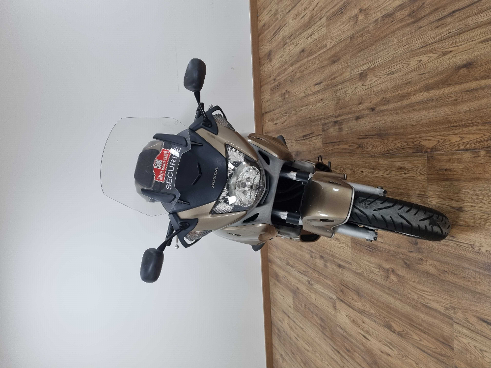Honda NT 700 V Deauville ABS 2006 vue avant