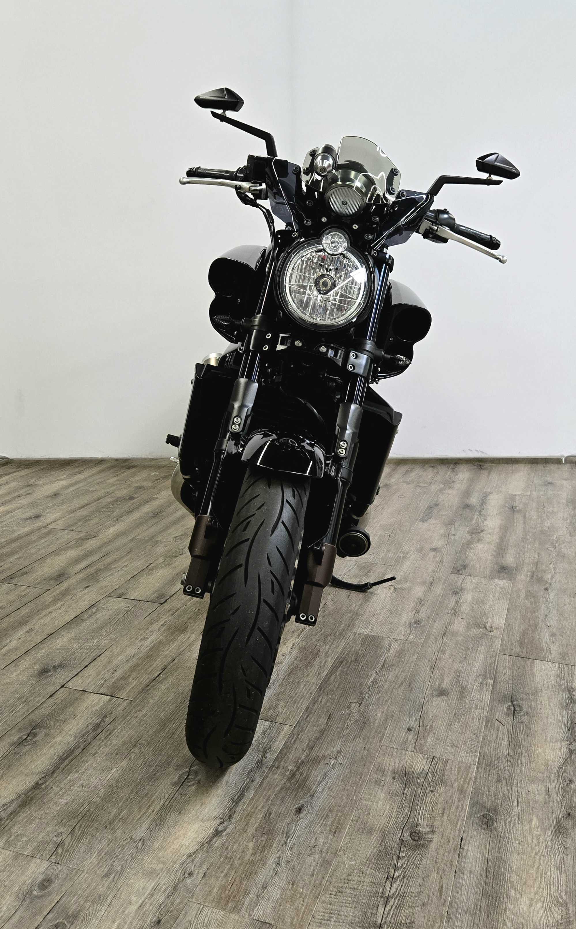 Yamaha VMX 1700 V-Max 2011 HD vue avant
