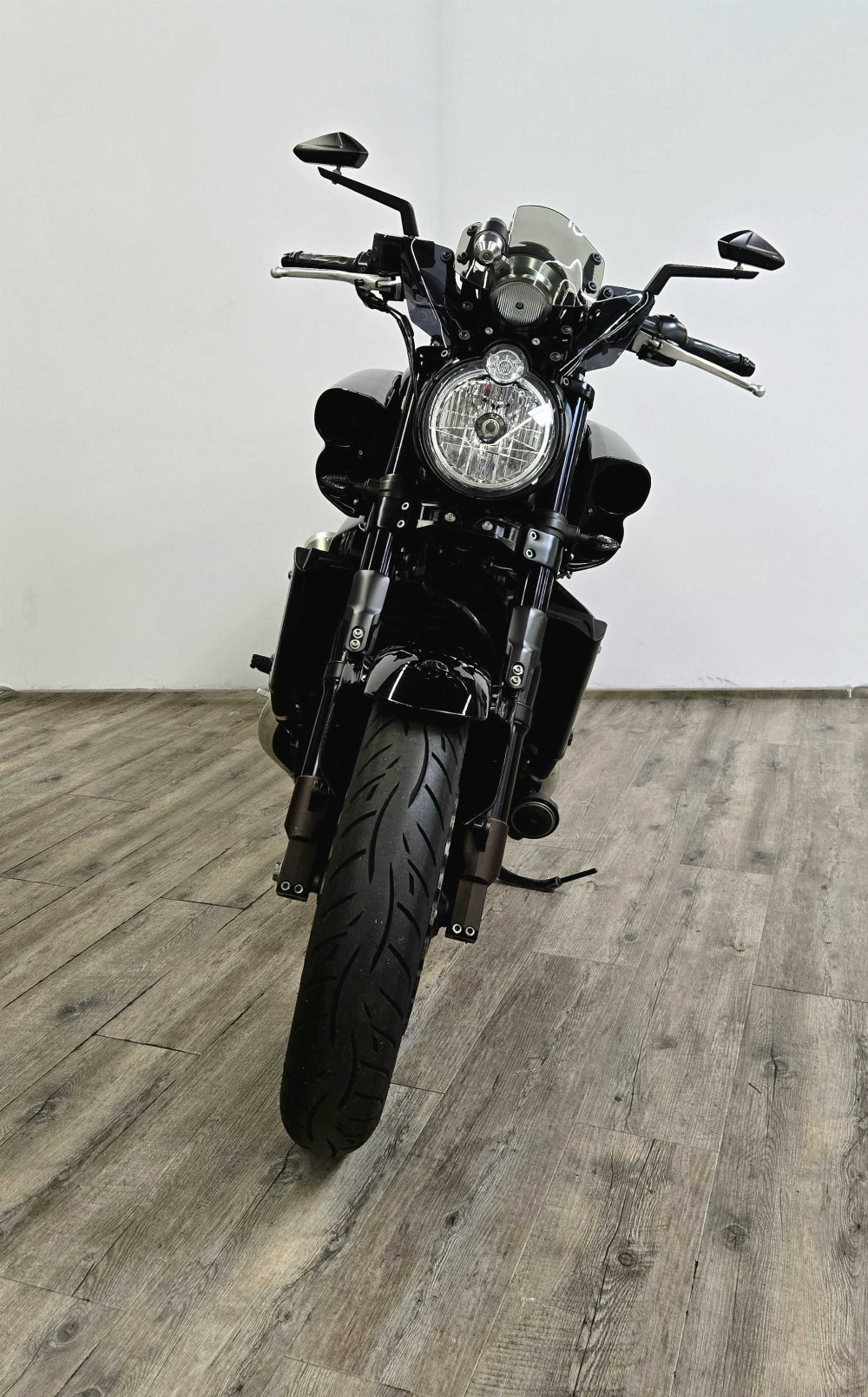 Yamaha VMX 1700 V-Max 2011 vue avant