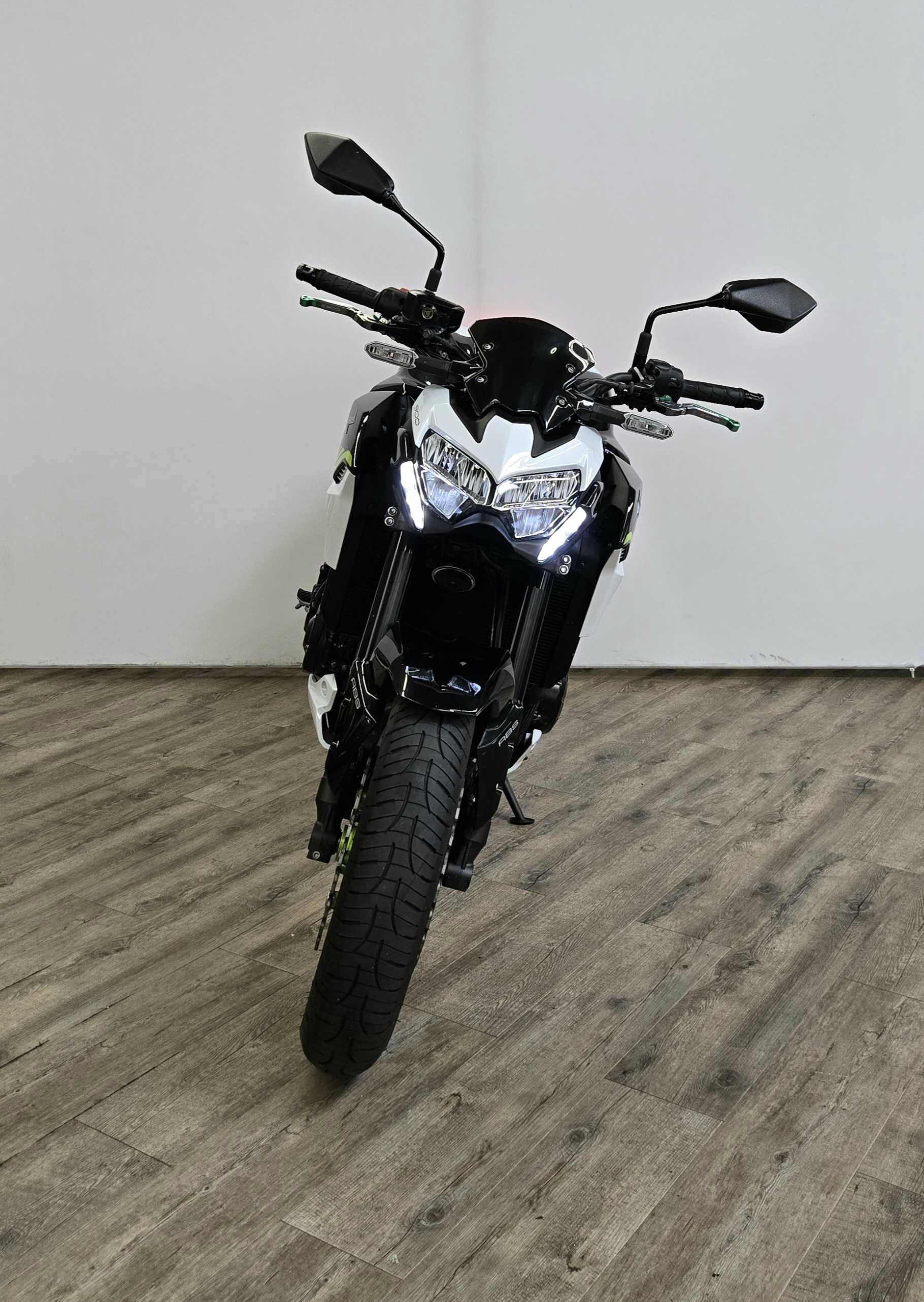 Kawasaki Z 900 2021 HD vue avant