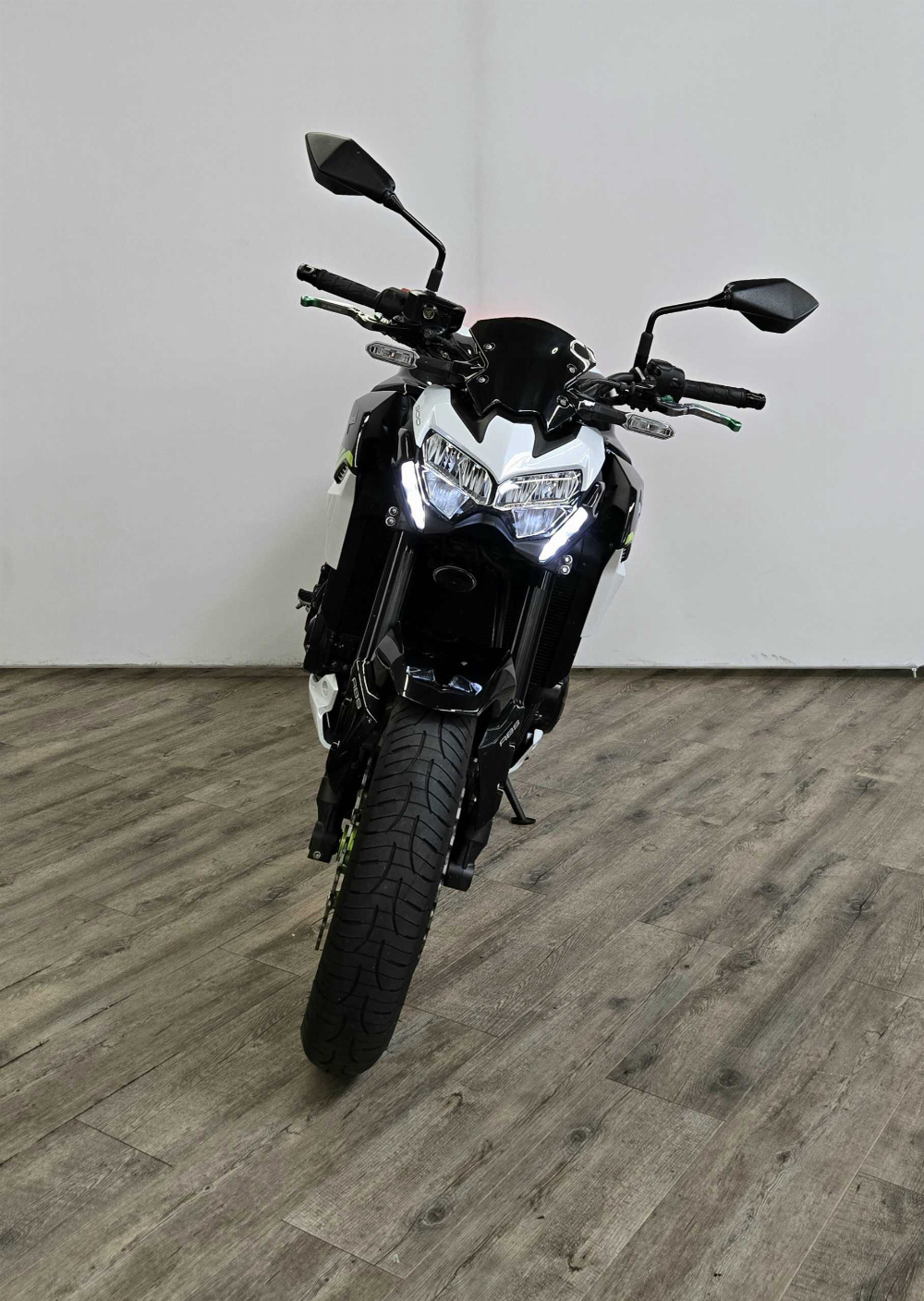 Kawasaki Z 900 2021 vue avant