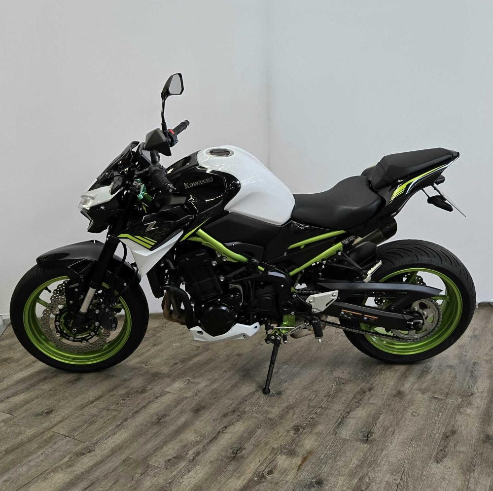 Kawasaki Z 900 2021 vue gauche