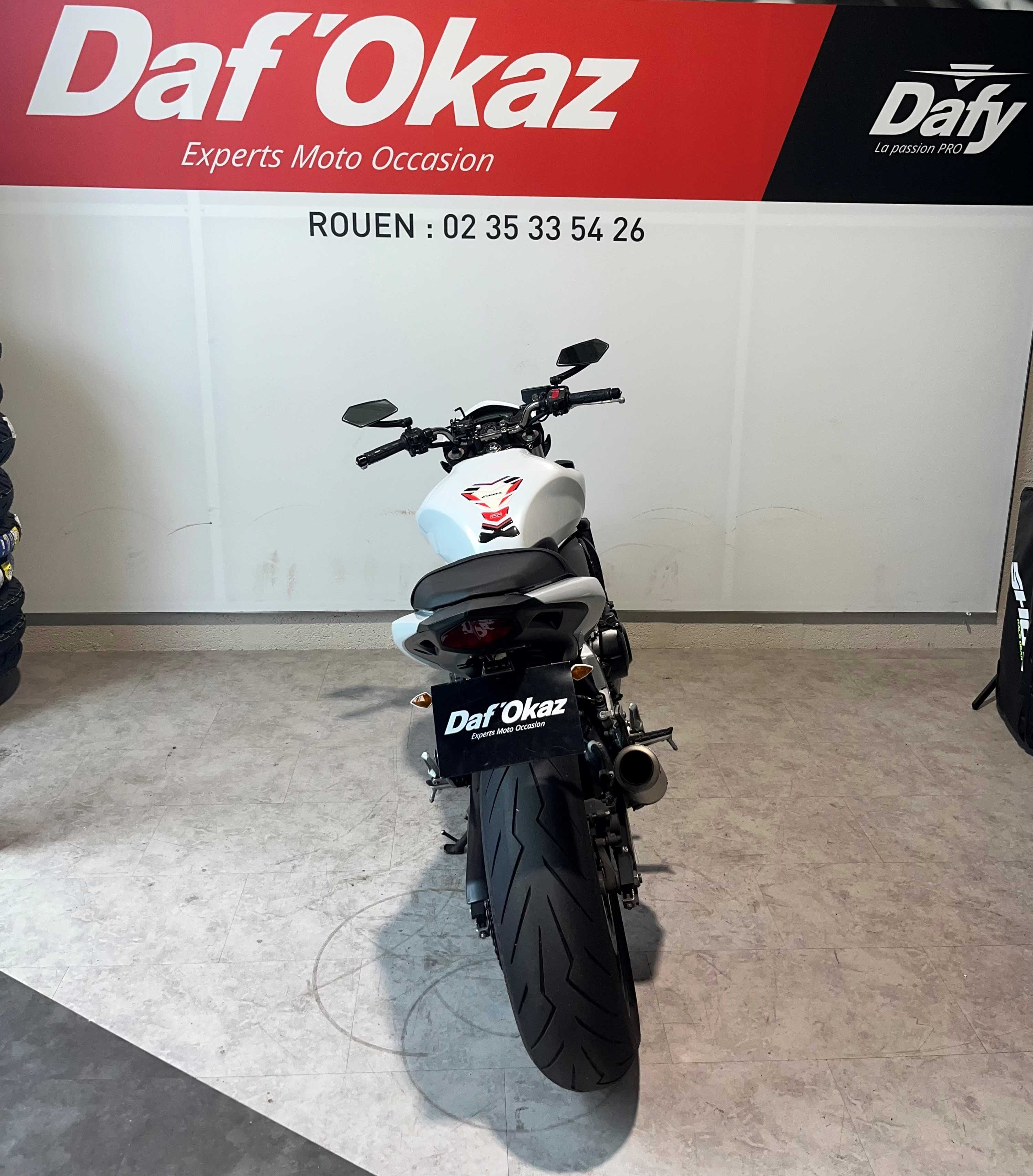 Honda CB 600 F Hornet 2011 HD vue arrière