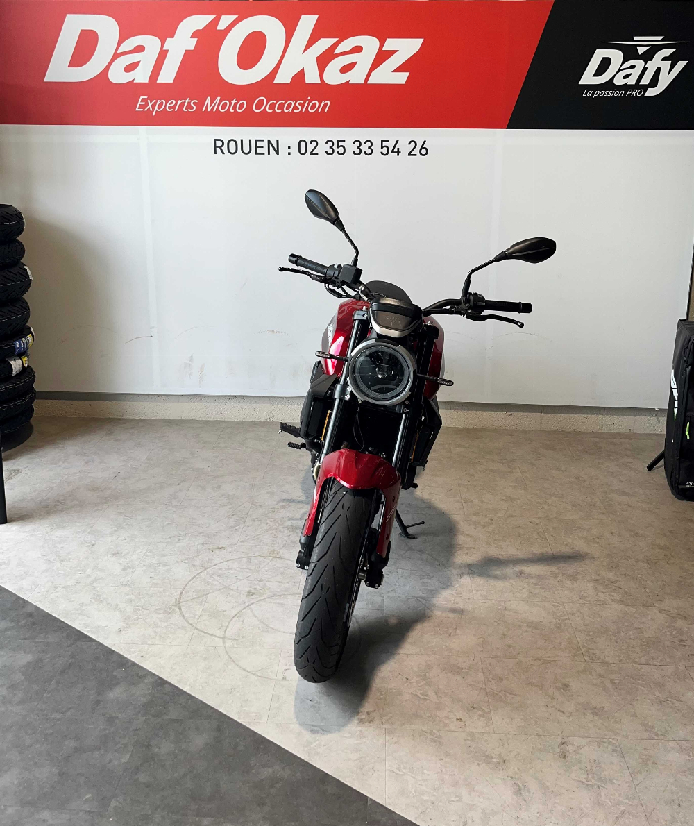 Moto Morini SEIEMMEZZO 650 2024 vue avant