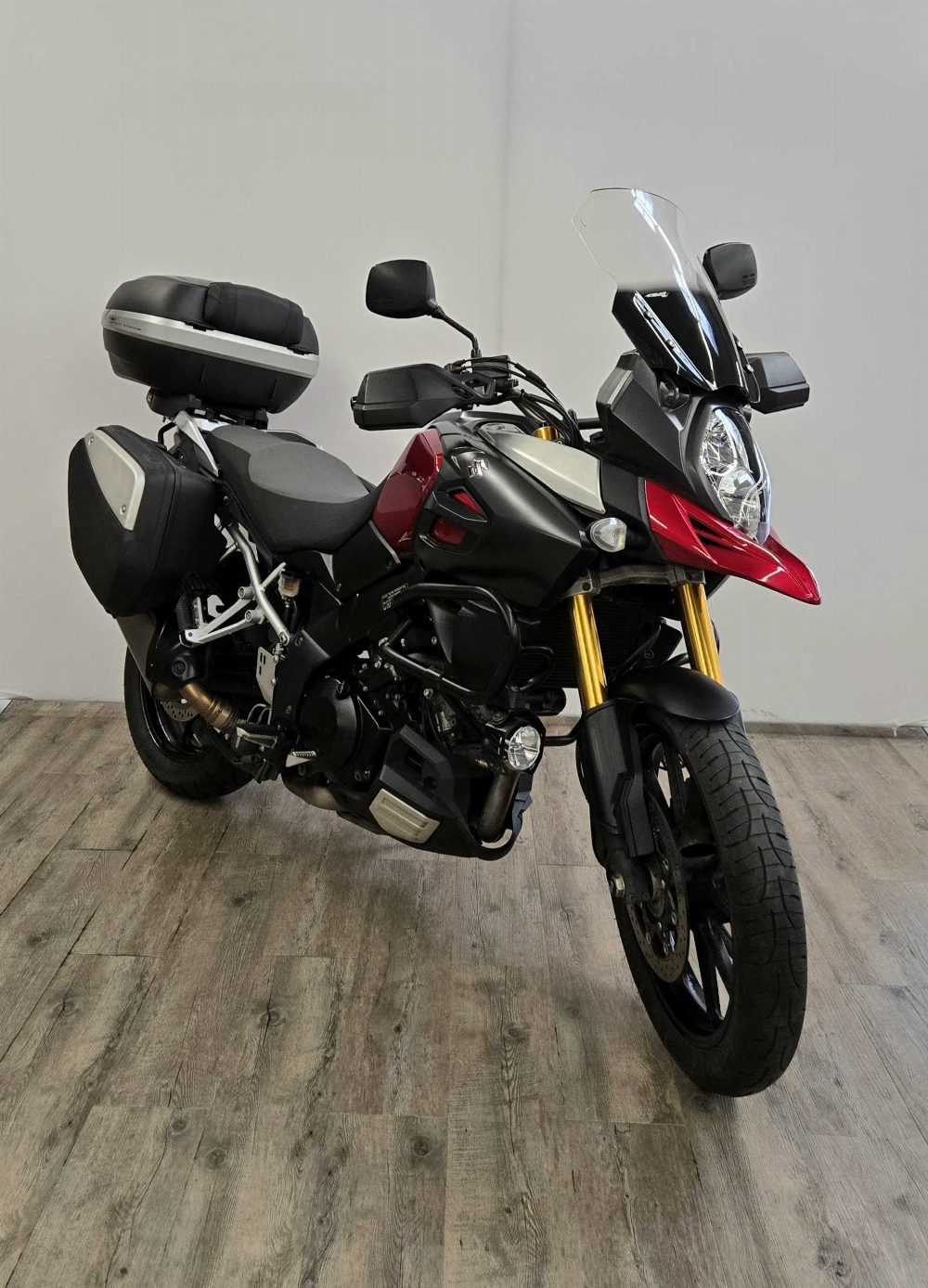 Suzuki DL 1000 V-Strom 2015 vue 3/4 droite