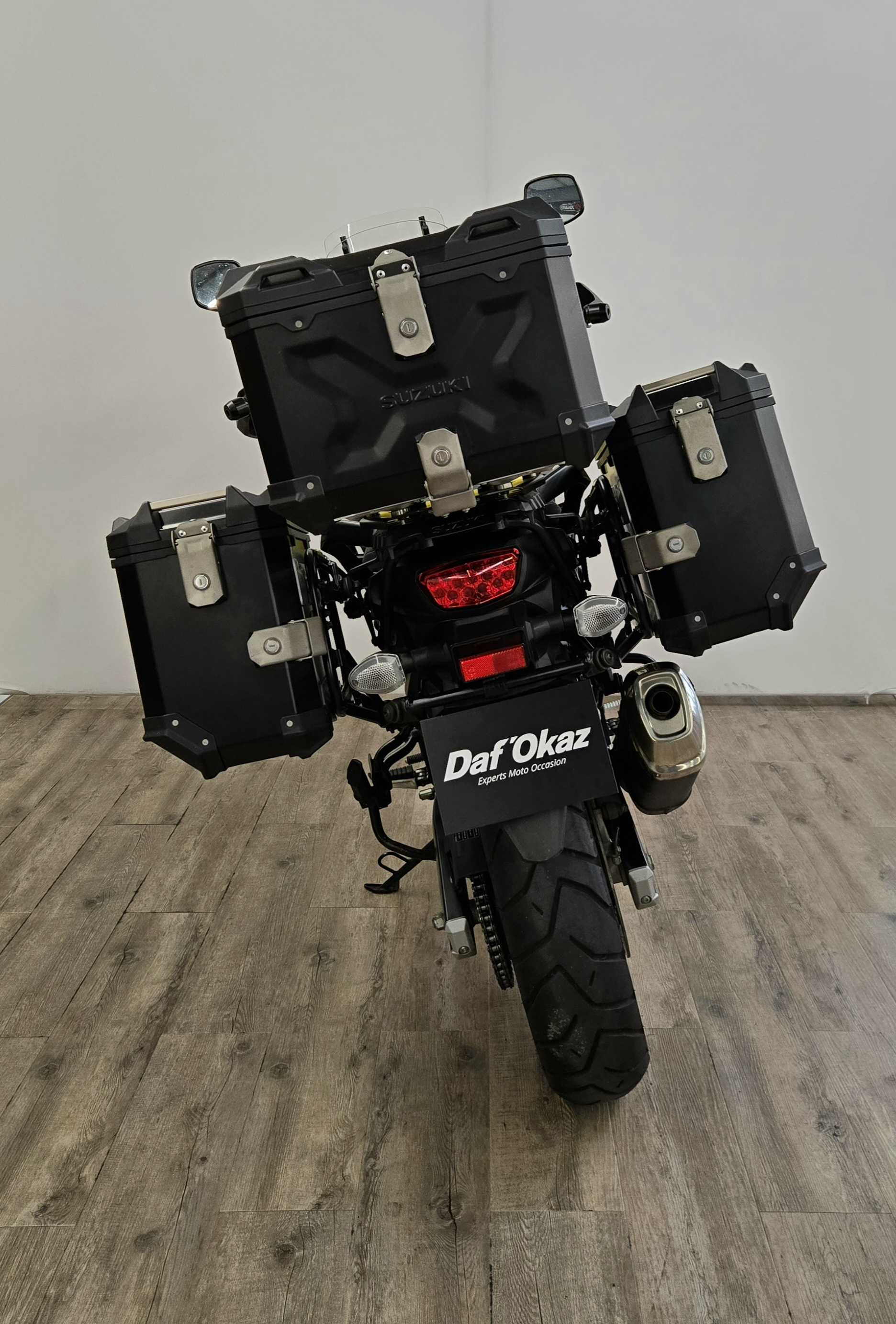 Suzuki DL 650 V-Strom XT 2020 HD vue arrière