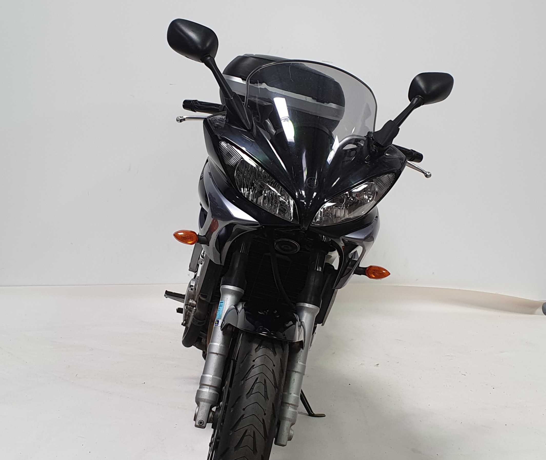 Yamaha FZ6 2005 HD vue avant