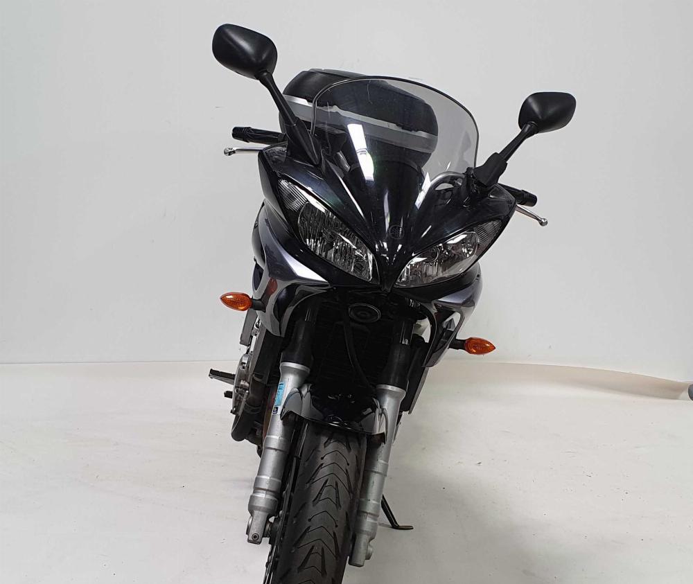 Yamaha FZ6 2005 vue avant