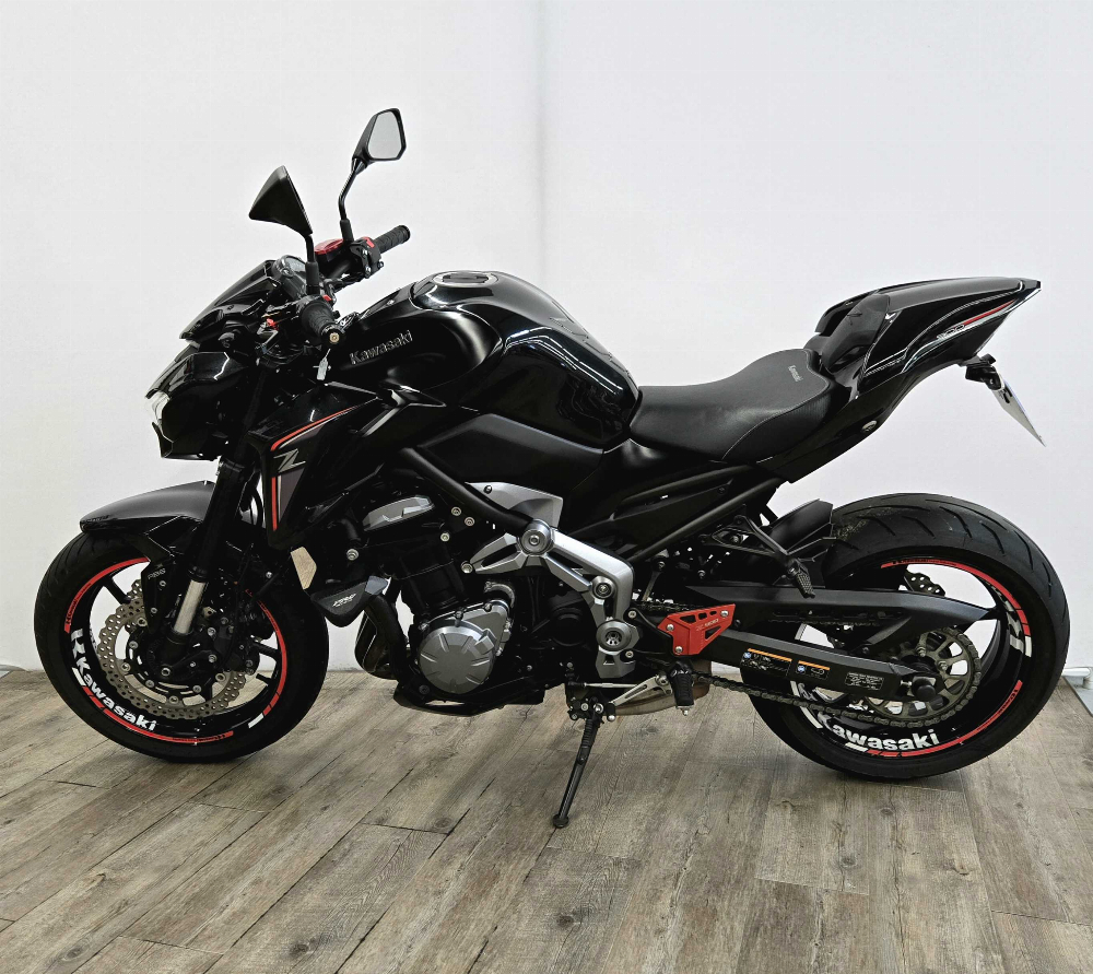 Kawasaki Z 900 2018 vue gauche